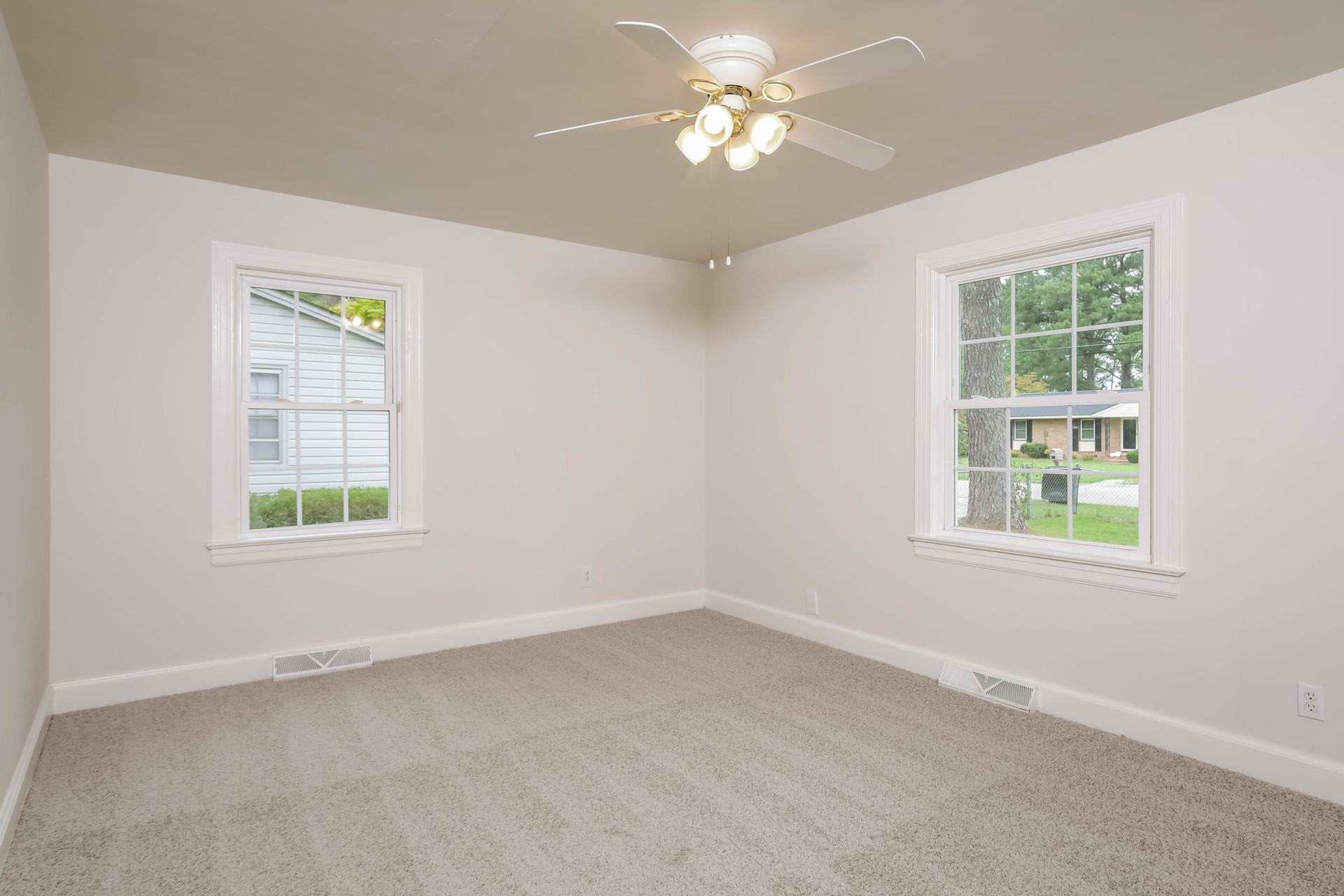 Photo 4 of 21 of 1117 Brownview Dr, Rocky Mount, NC