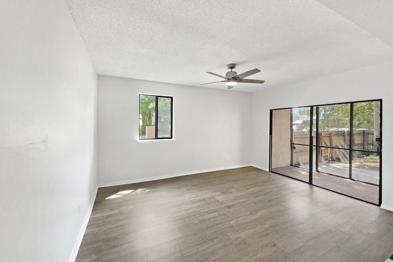 Property photo 3 of 1404 Oak Pl Apt A