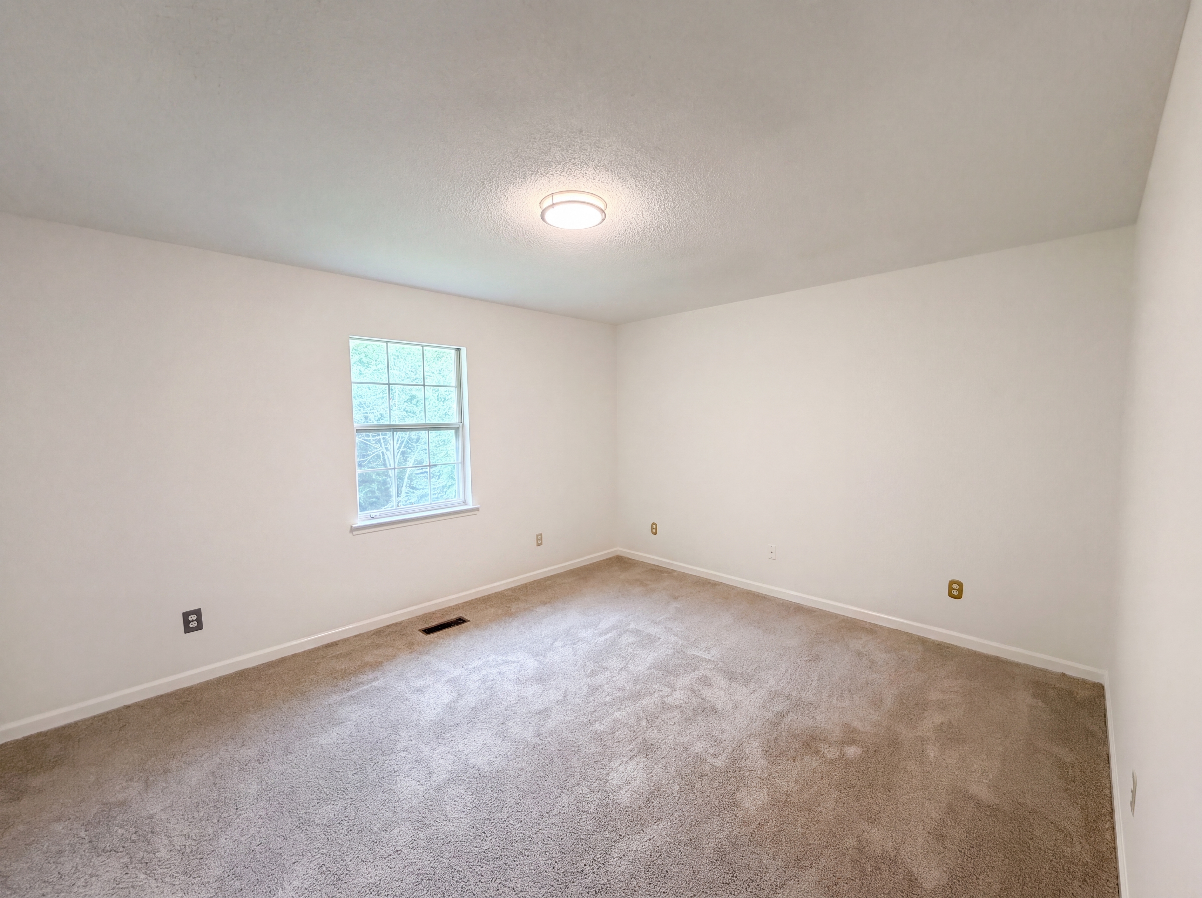 Photo 22 of 32 of 2307 Quail Nest Cir, Chattanooga, TN