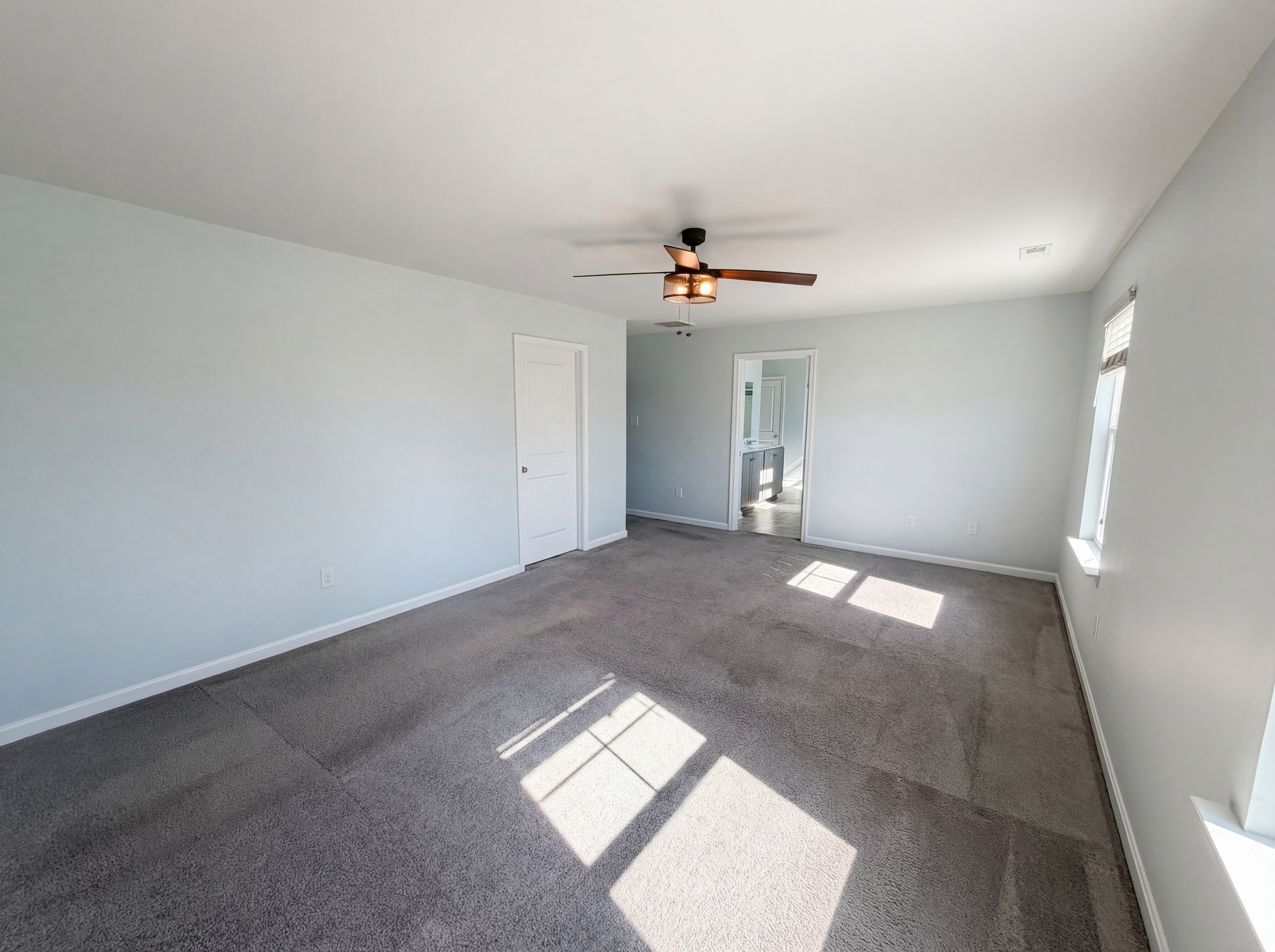 Photo 4 of 22 of 6454 Faulkner Dr, North Chesterfield, VA