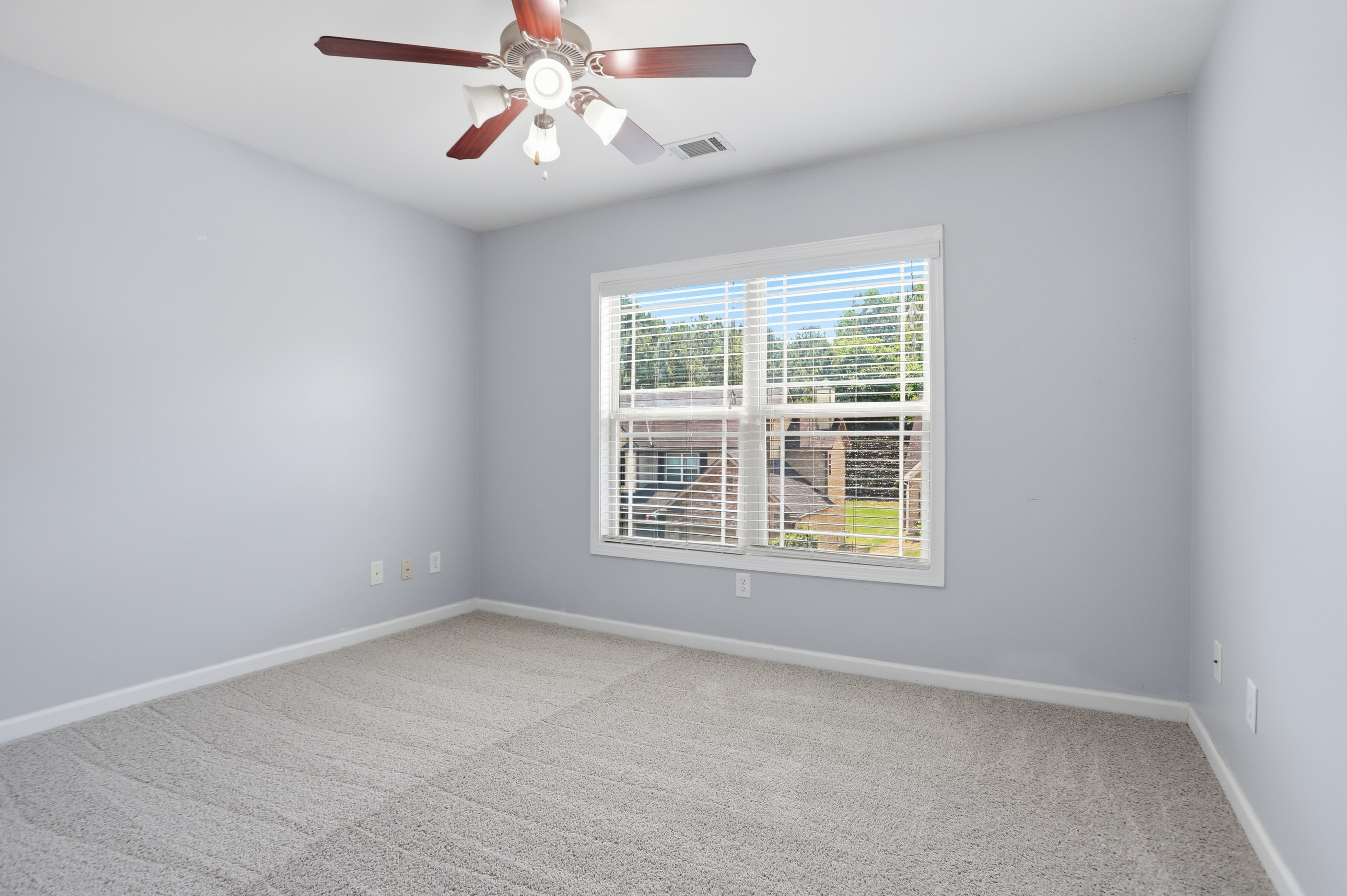 Photo 17 of 35 of 9518 Rushmore Cir, Braselton, GA