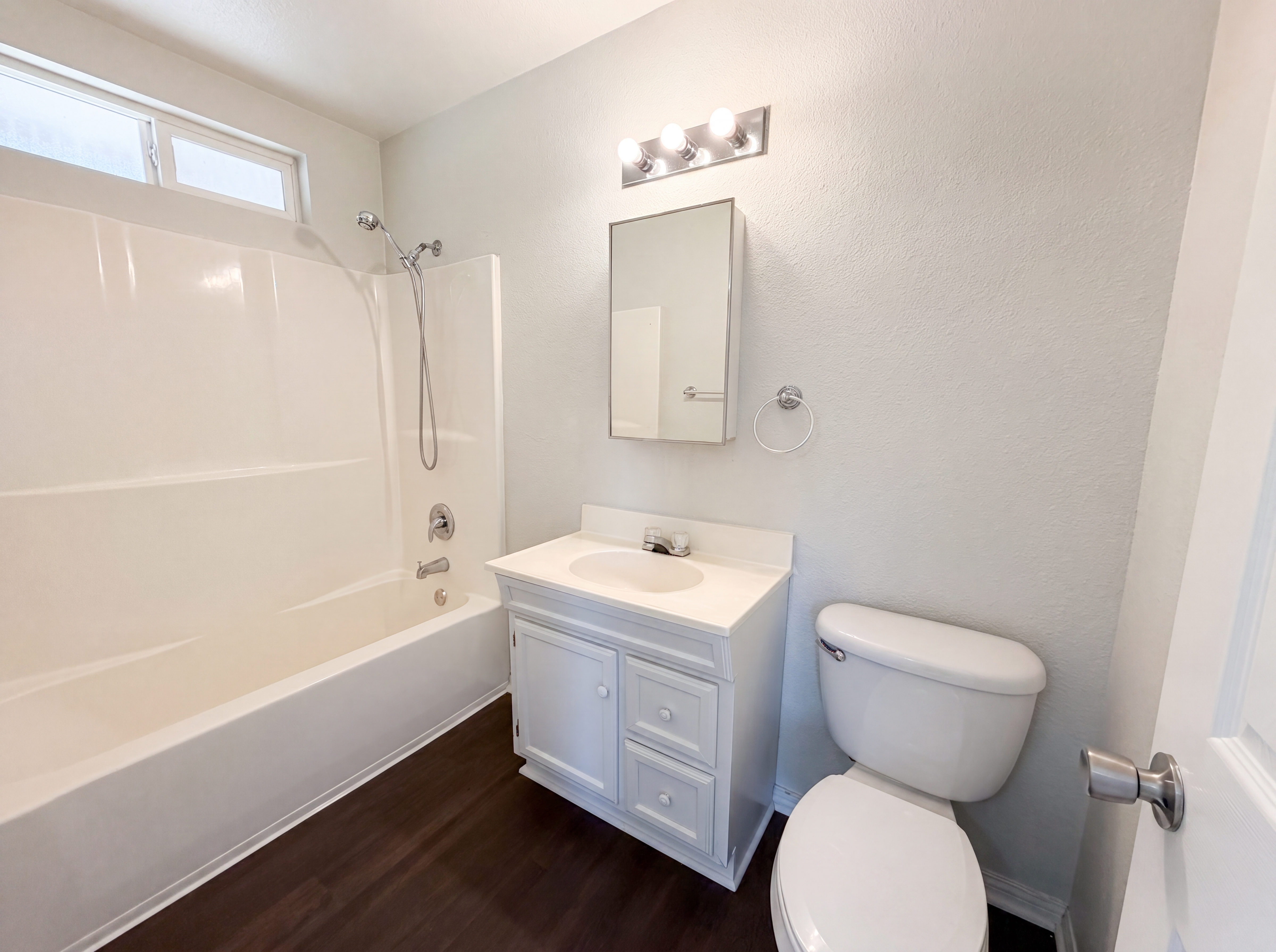 Photo 17 of 20 of 215 Laurel Ln, Hemet, CA