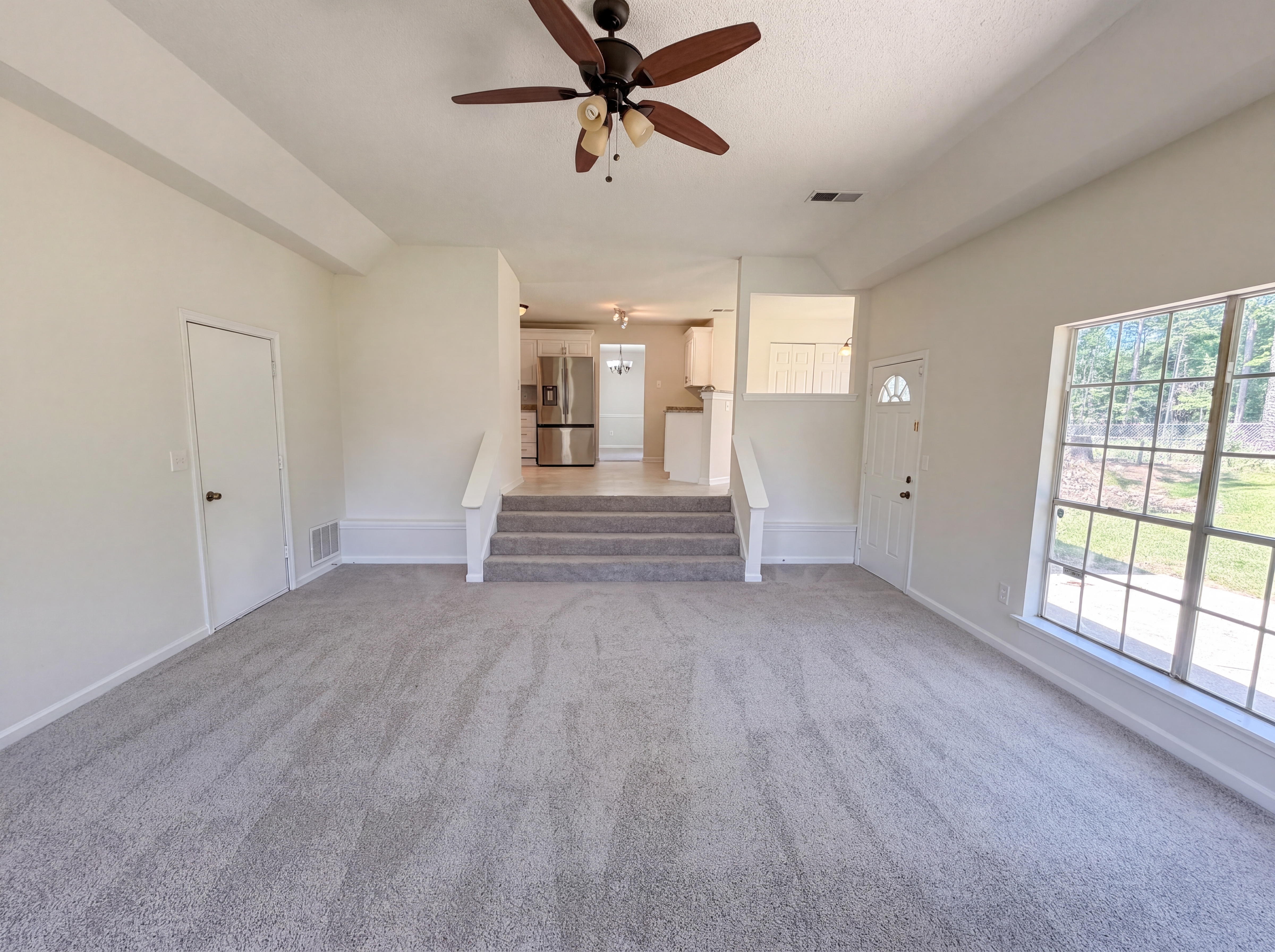 Photo 16 of 20 of 6296 Laurel Green Dr, Lithonia, GA