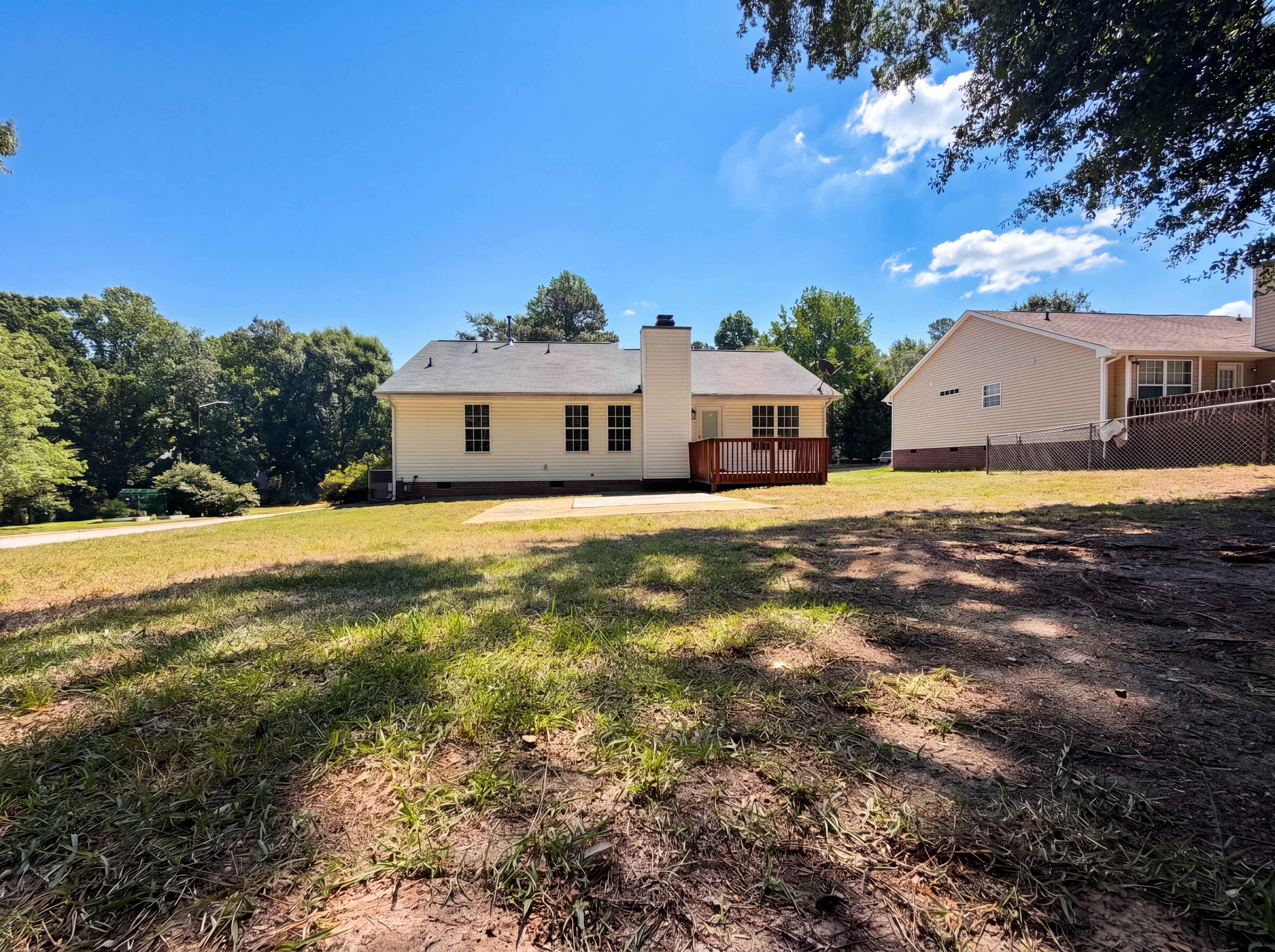 Photo 5 of 20 of 301 Hocutt Dr, Clayton, NC