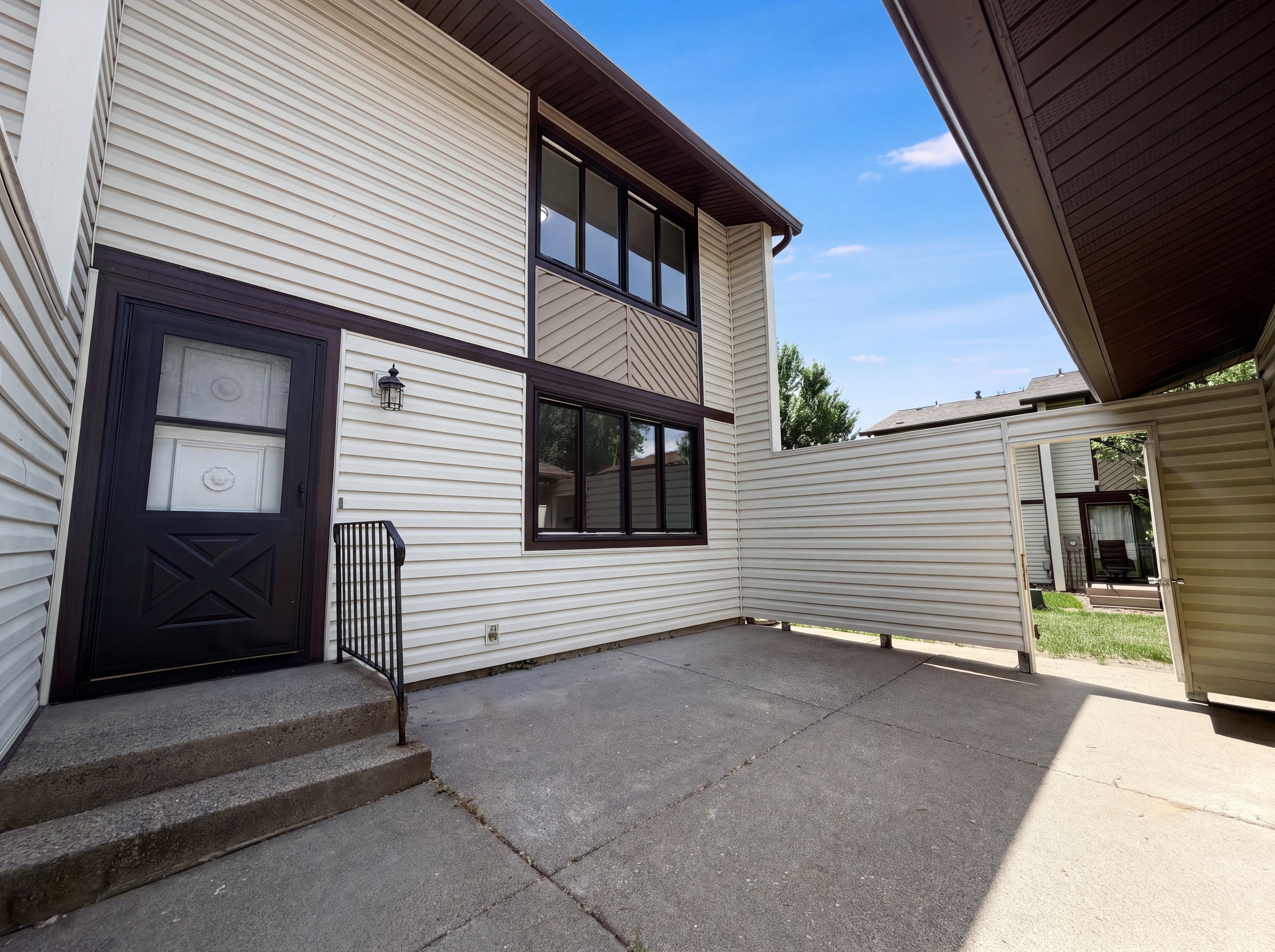 Photo 18 of 21 of 13637 Heather Hills Dr, Burnsville, MN