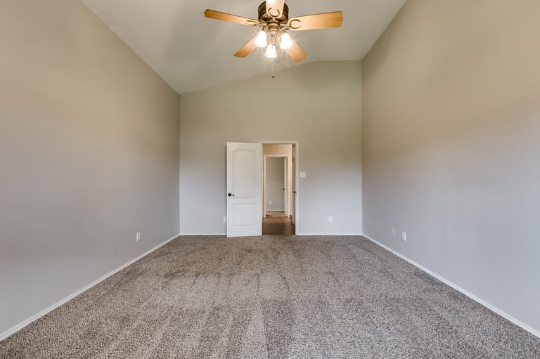 Photo 17 of 28 - 420 Ame Ln, Royse City, TX 75189