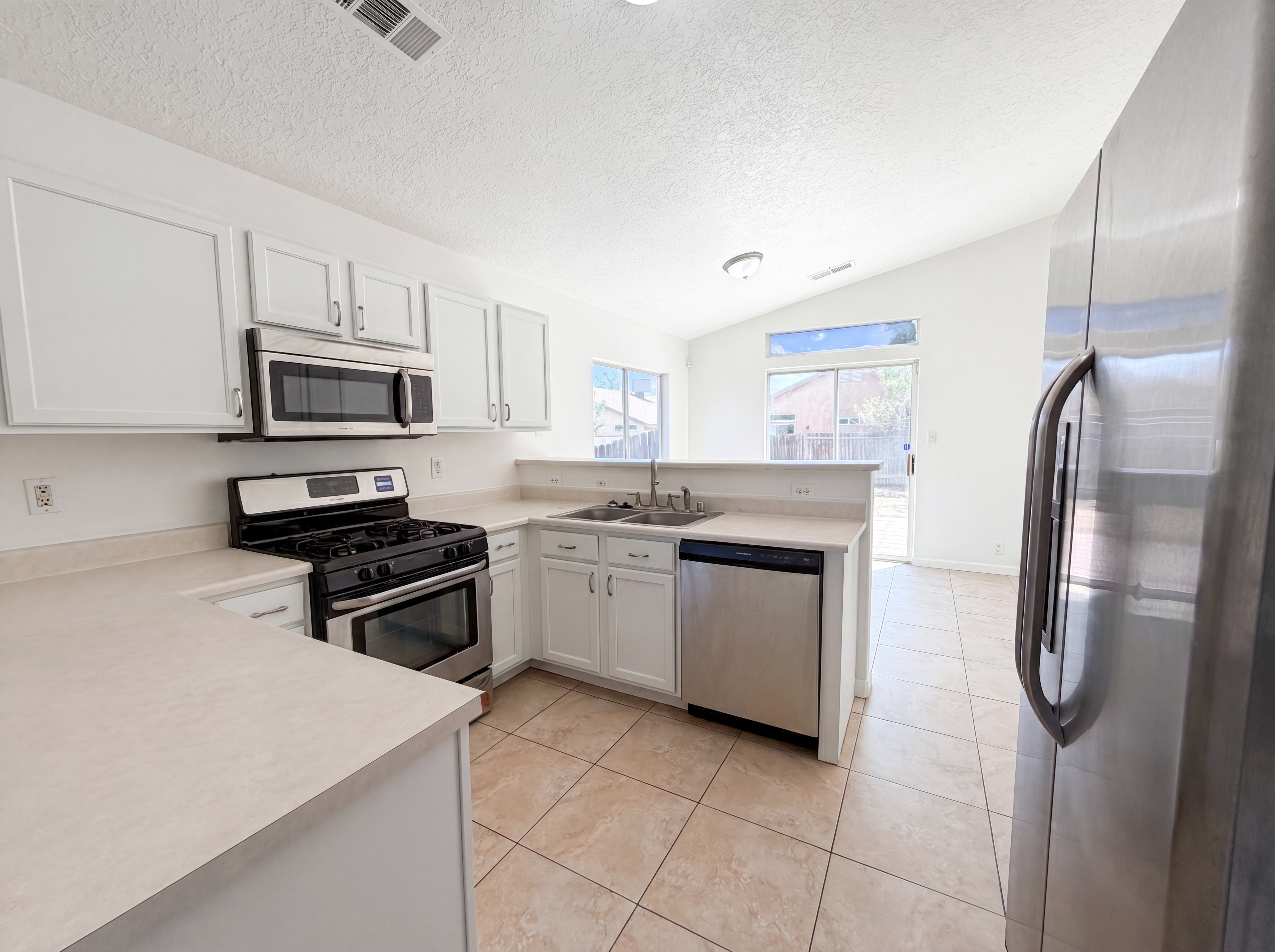 Photo 6 of 17 of 6948 Angela Dr NE, Rio Rancho, NM