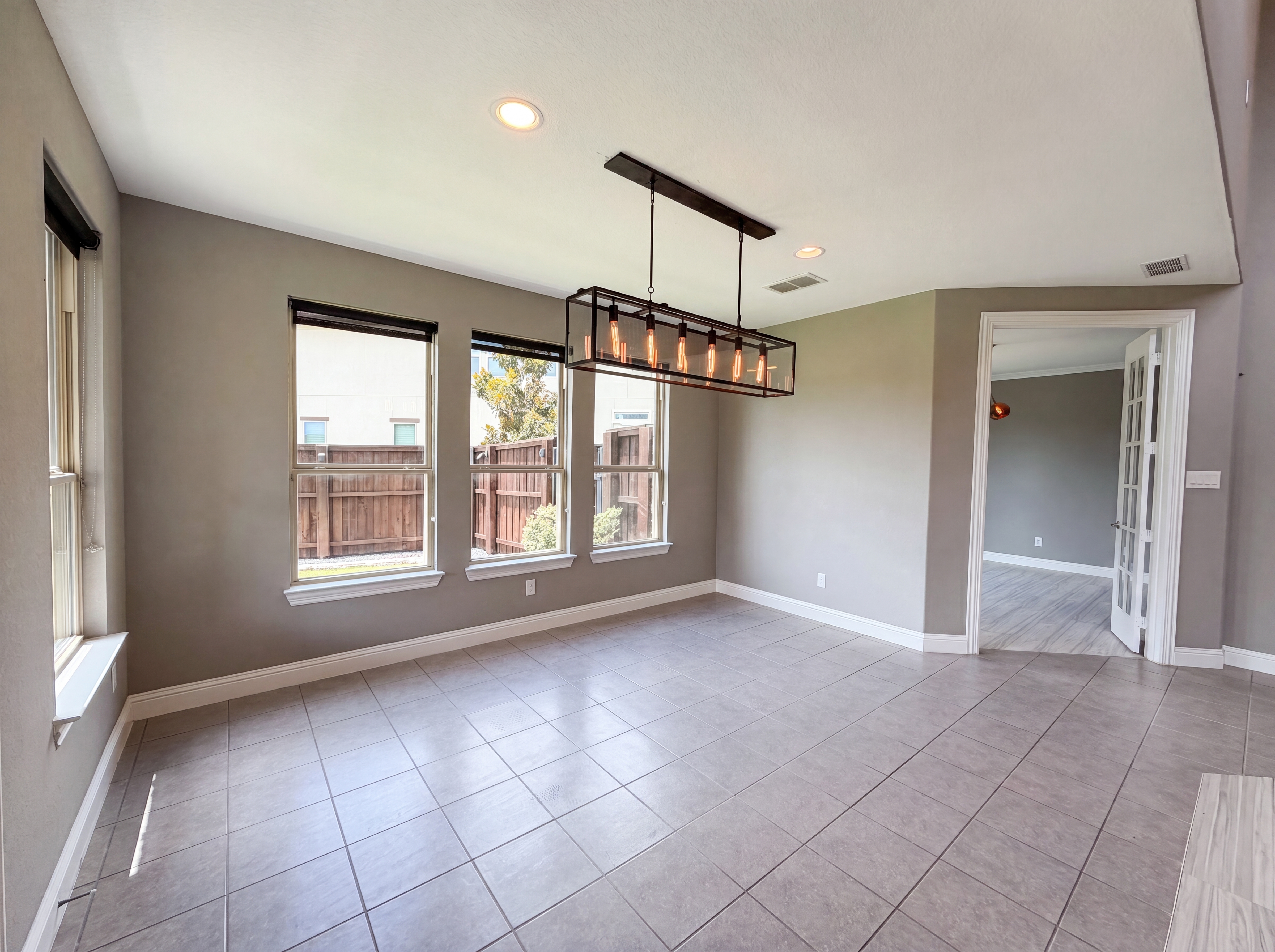 Photo 6 of 42 of 7221 Durand Dr, Irving, TX
