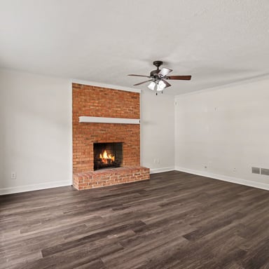 Property photo 3 of 6391 Phillips Pl