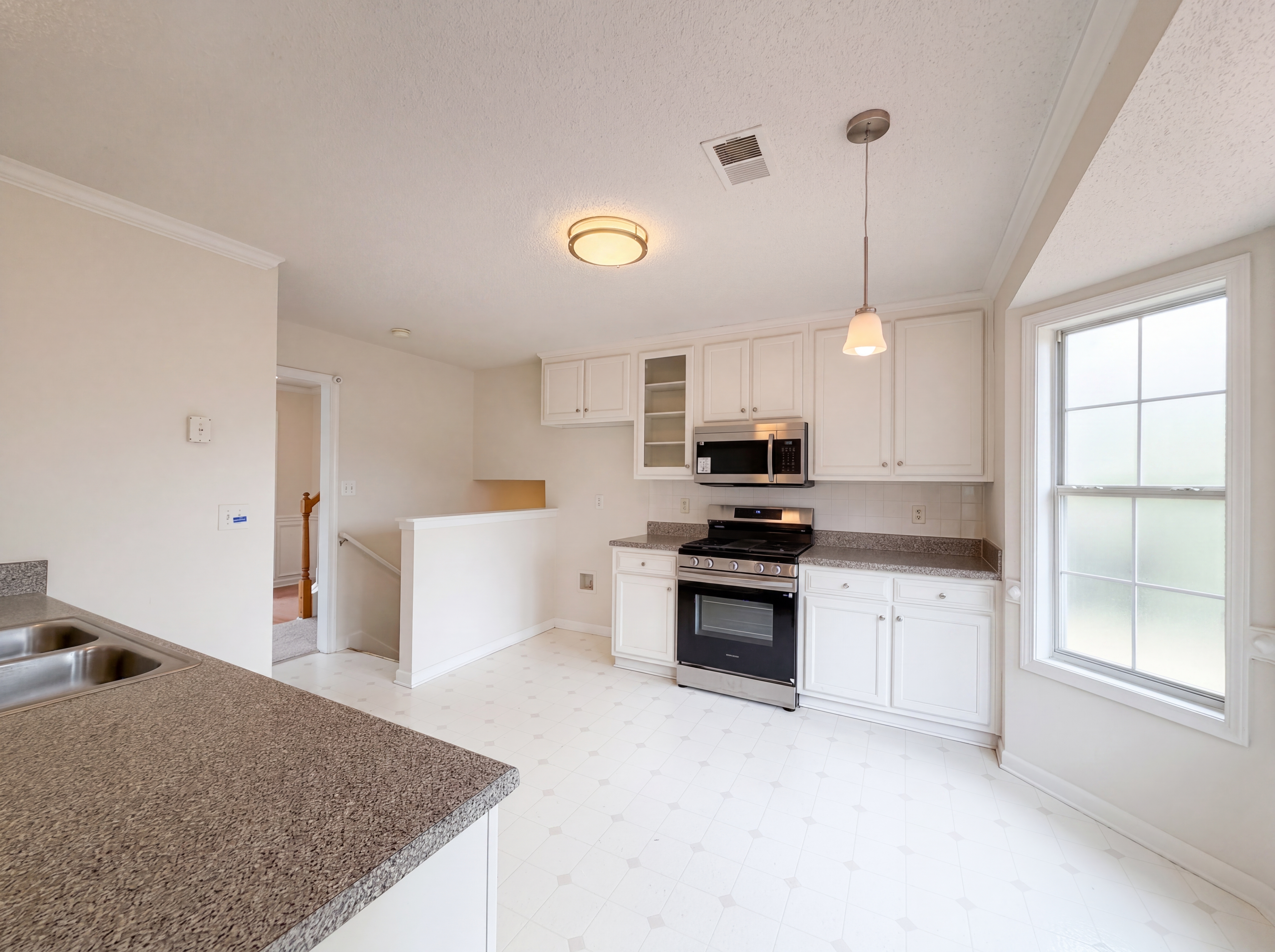 Photo 2 of 28 of 4484 Northridge Trl, Ellenwood, GA