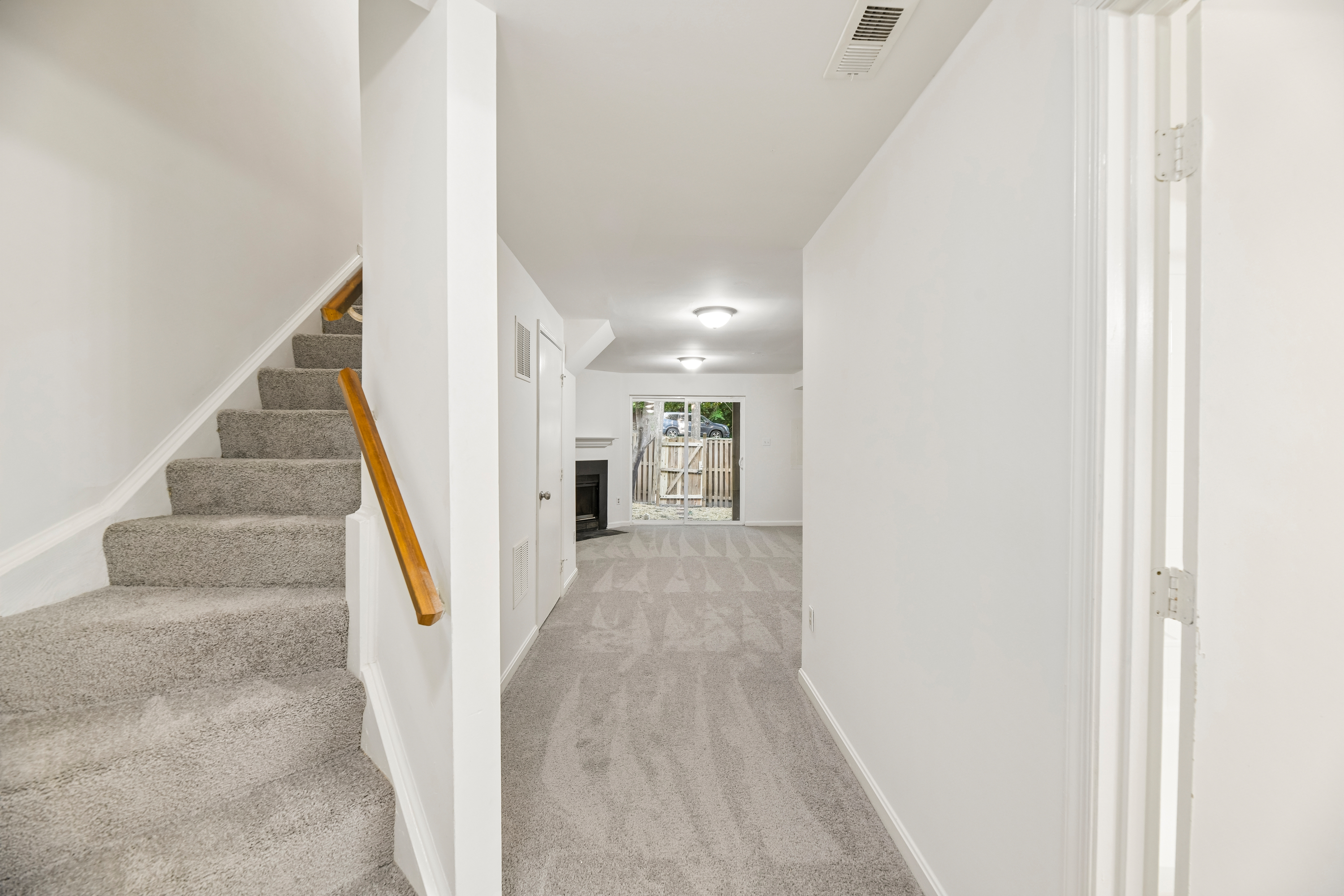 Photo 13 of 37 of 6866 Chasewood Cir, Centreville, VA