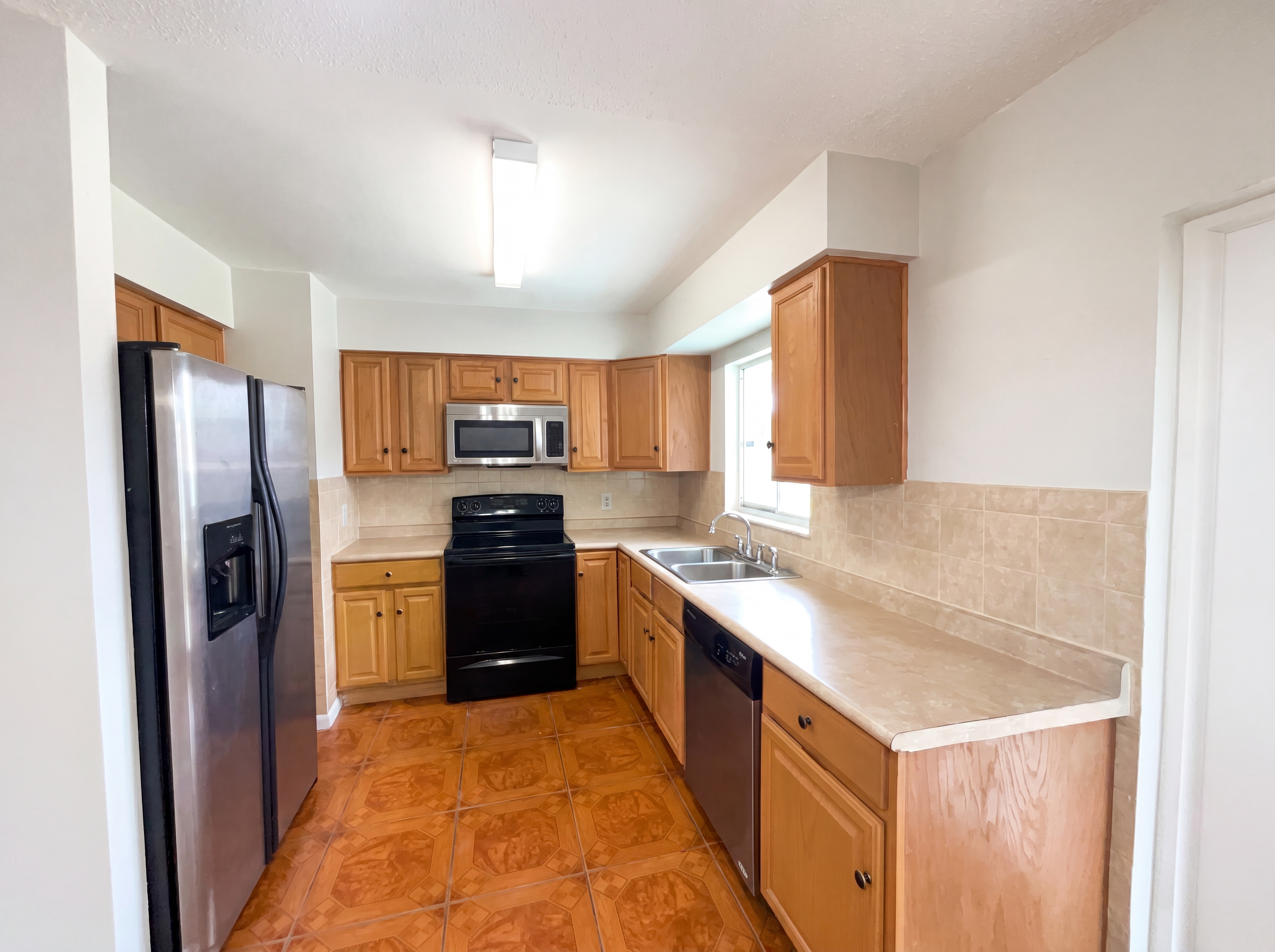 Photo 2 of 27 of 4805 Beacon St, Orlando, FL