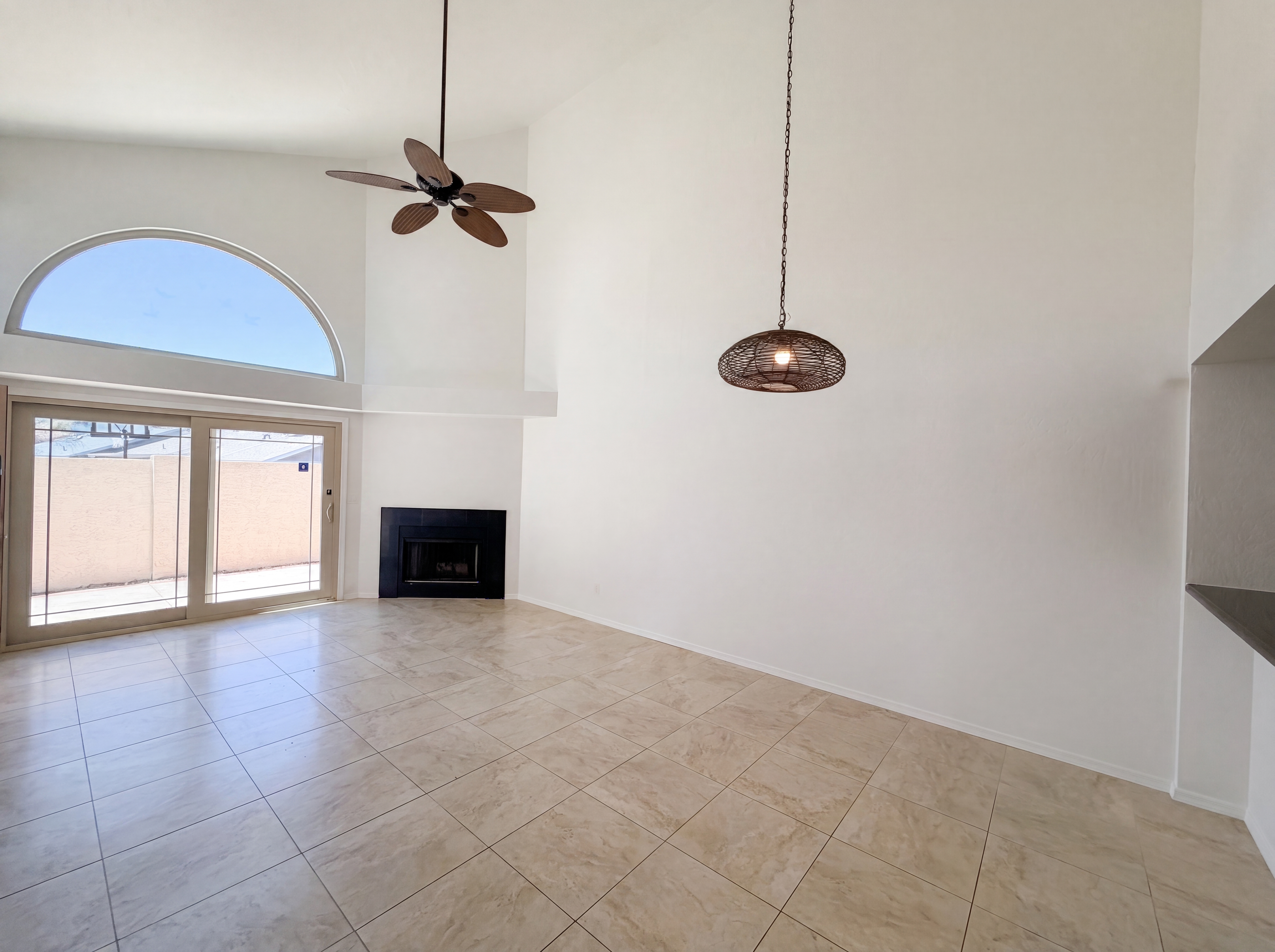 Photo 3 of 19 of 1111 W Summit Pl, Chandler, AZ