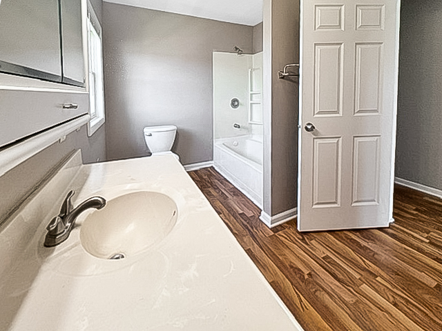 Photo 9 of 21 of 4002 W Rock Falls Rd, Rock Falls, IL