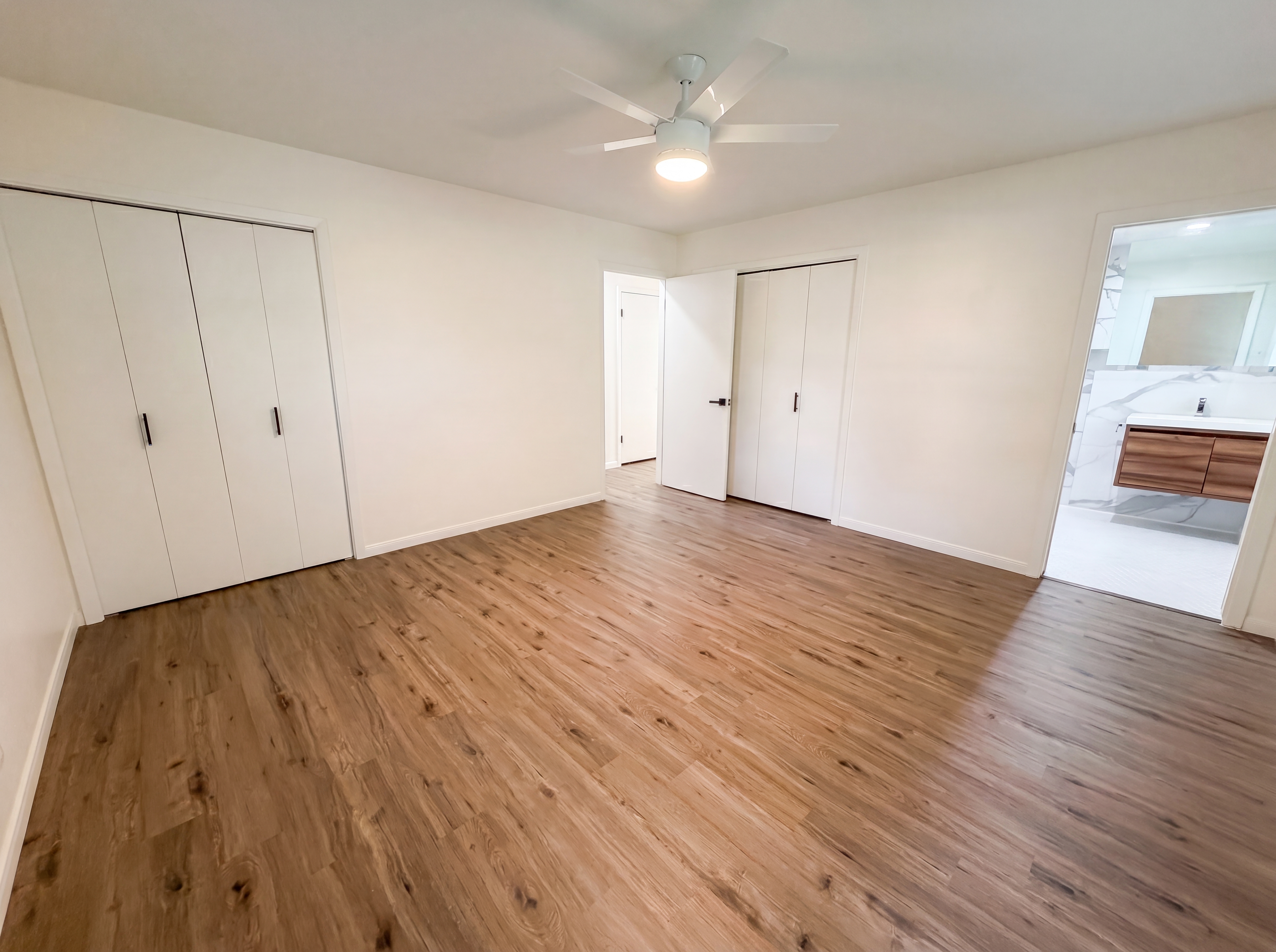 Photo 9 of 17 of 2609 Loyola Ln, Austin, TX