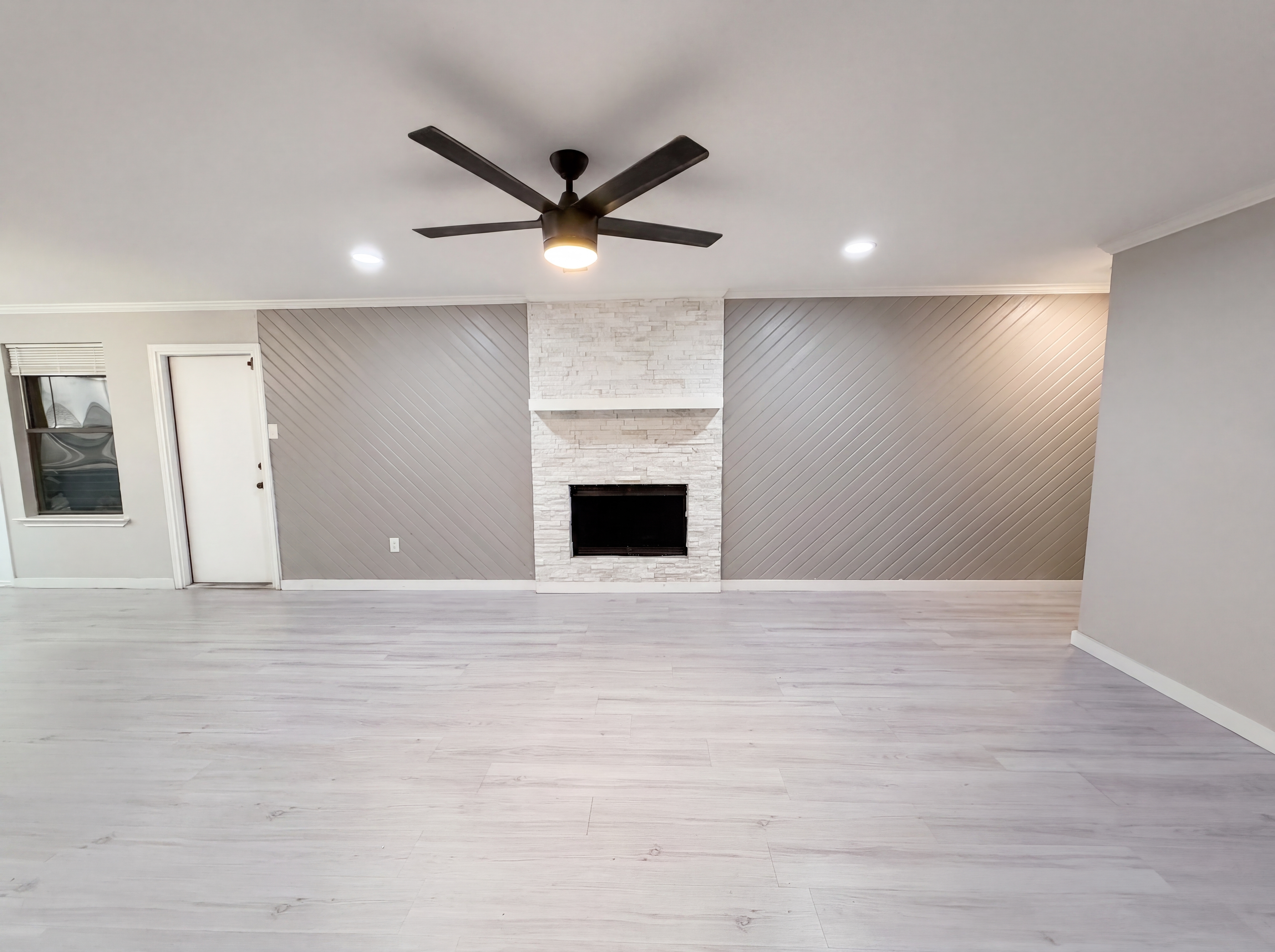 Photo 9 of 18 of 13214 Deepwater Cir, Corpus Christi, TX