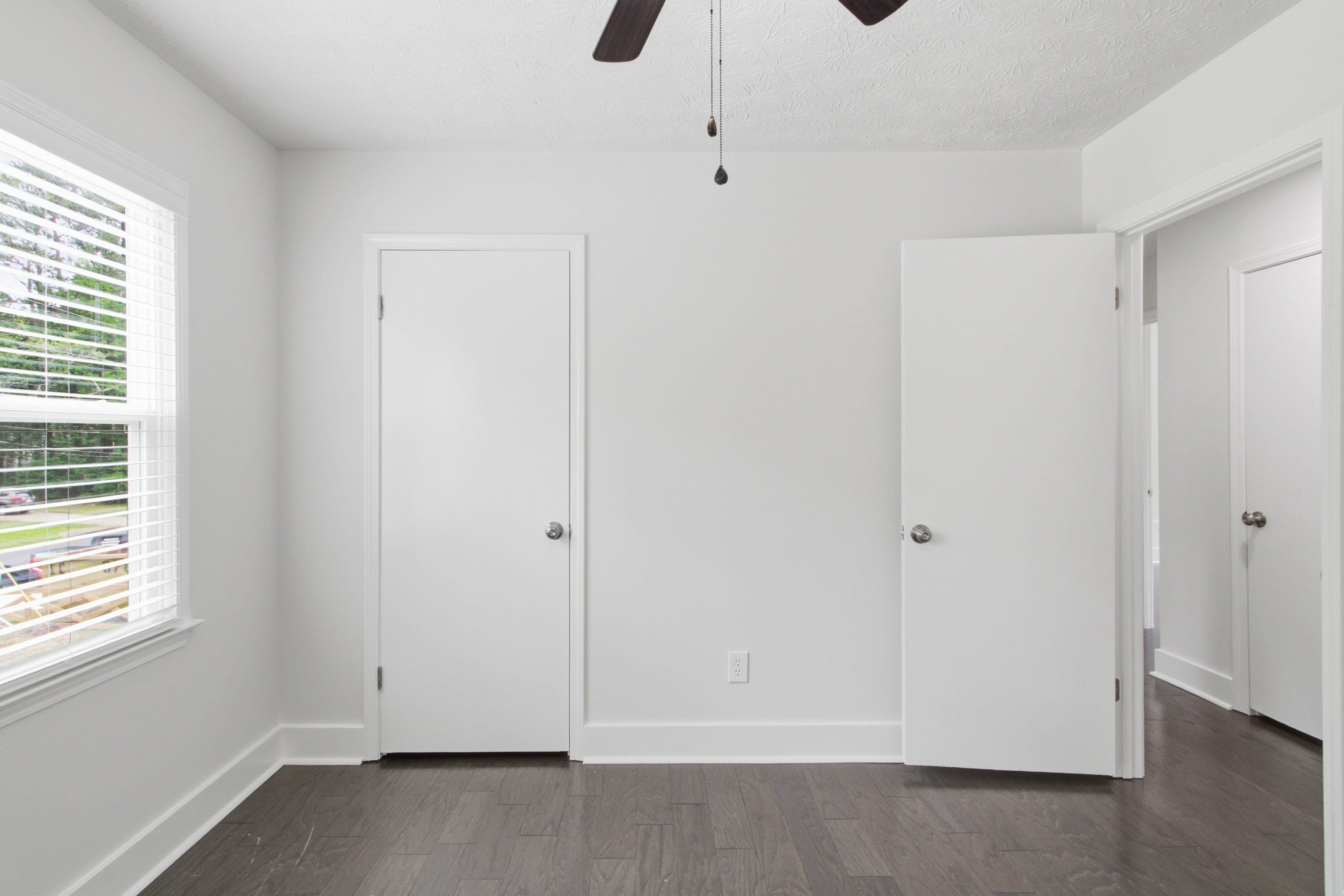 Photo 18 of 33 of 1239 Ashbrook Dr, Lawrenceville, GA