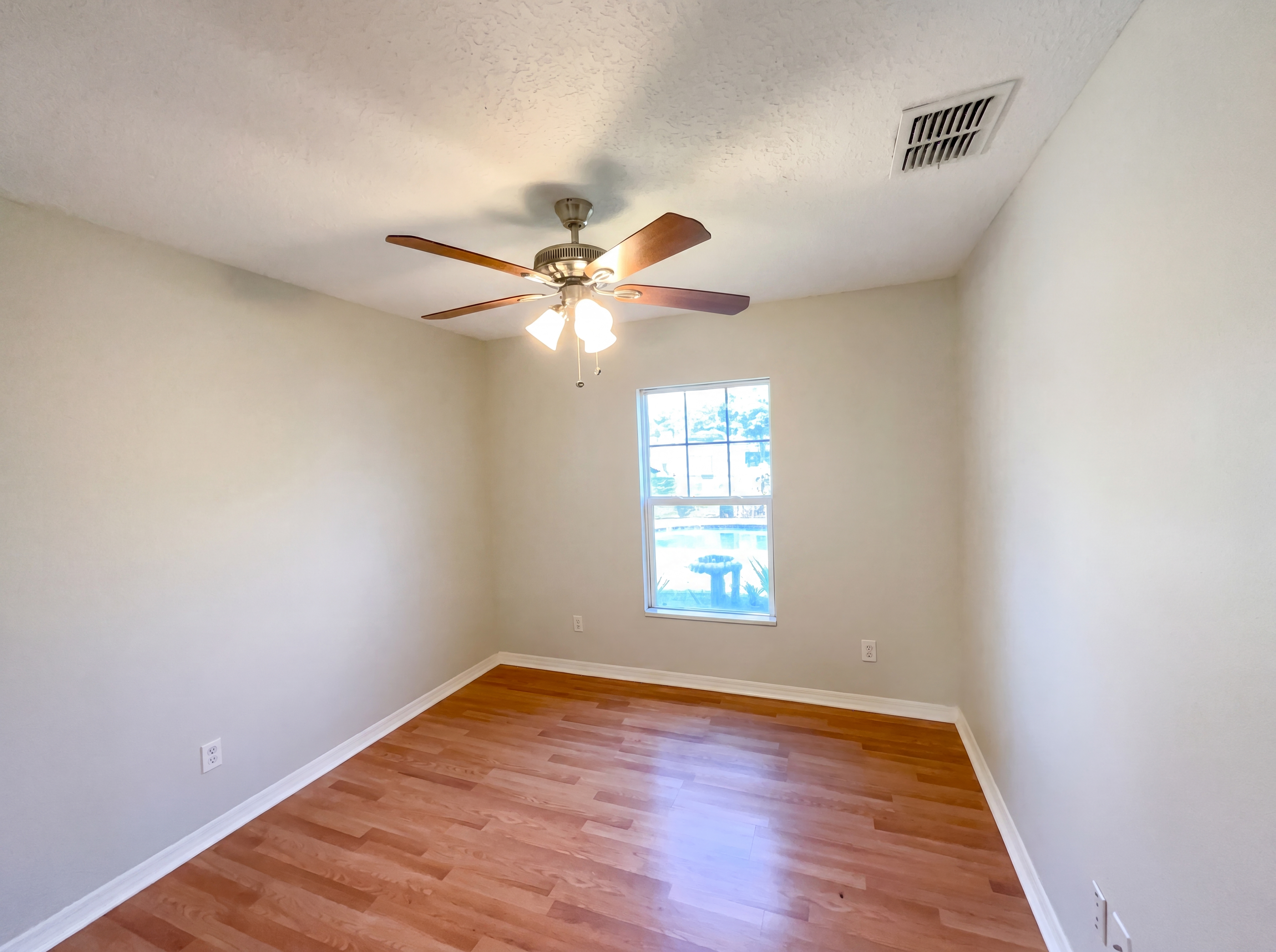 Photo 13 of 25 of 1801 Missouri Ave, Saint Cloud, FL