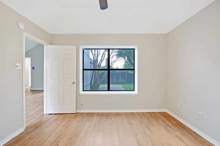 Photo 13 of 25 - 6204 Avanti Dr, Arlington, TX 76001