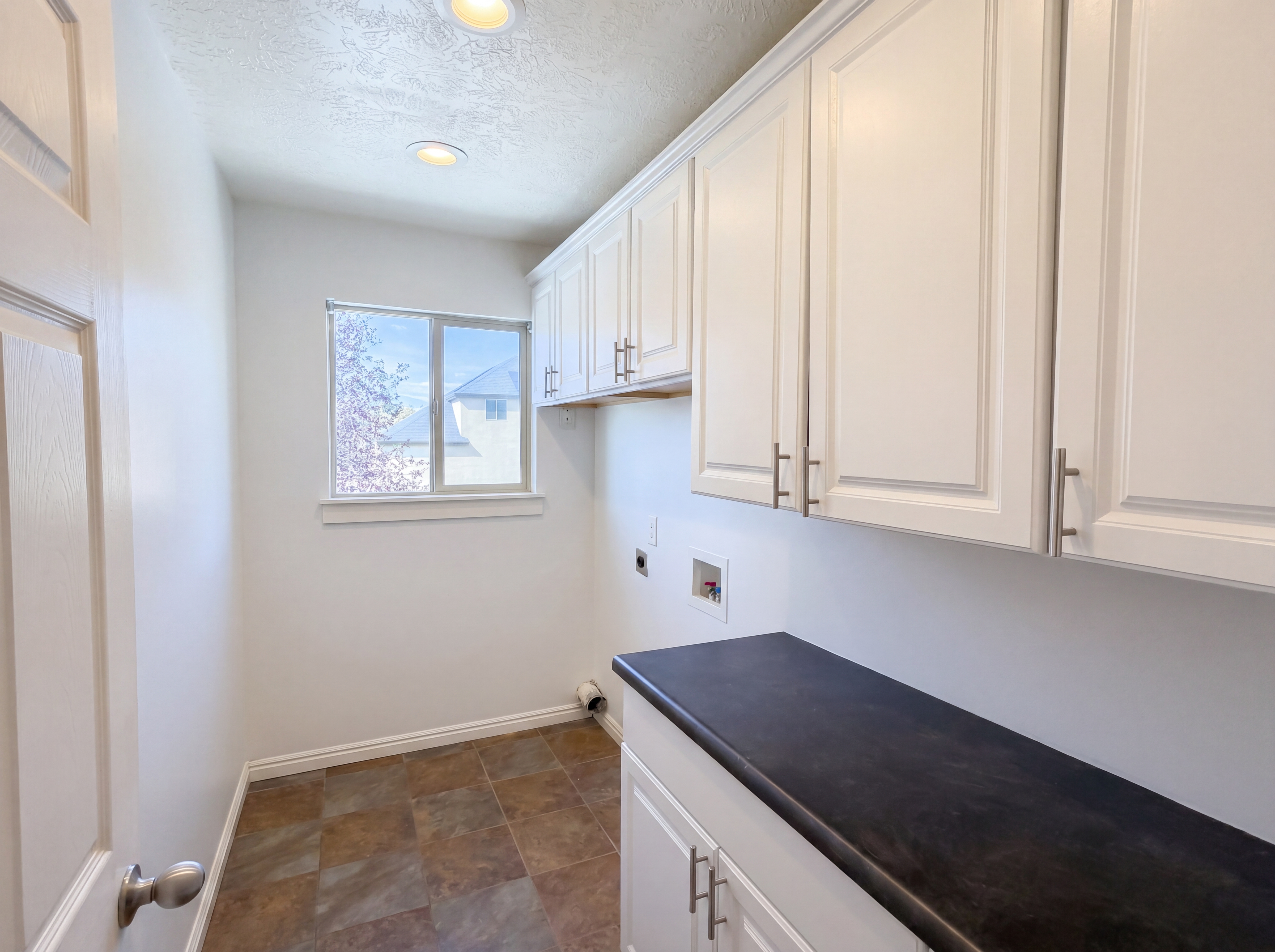 Photo 18 of 24 of 896 W 1625 S, Lehi, UT