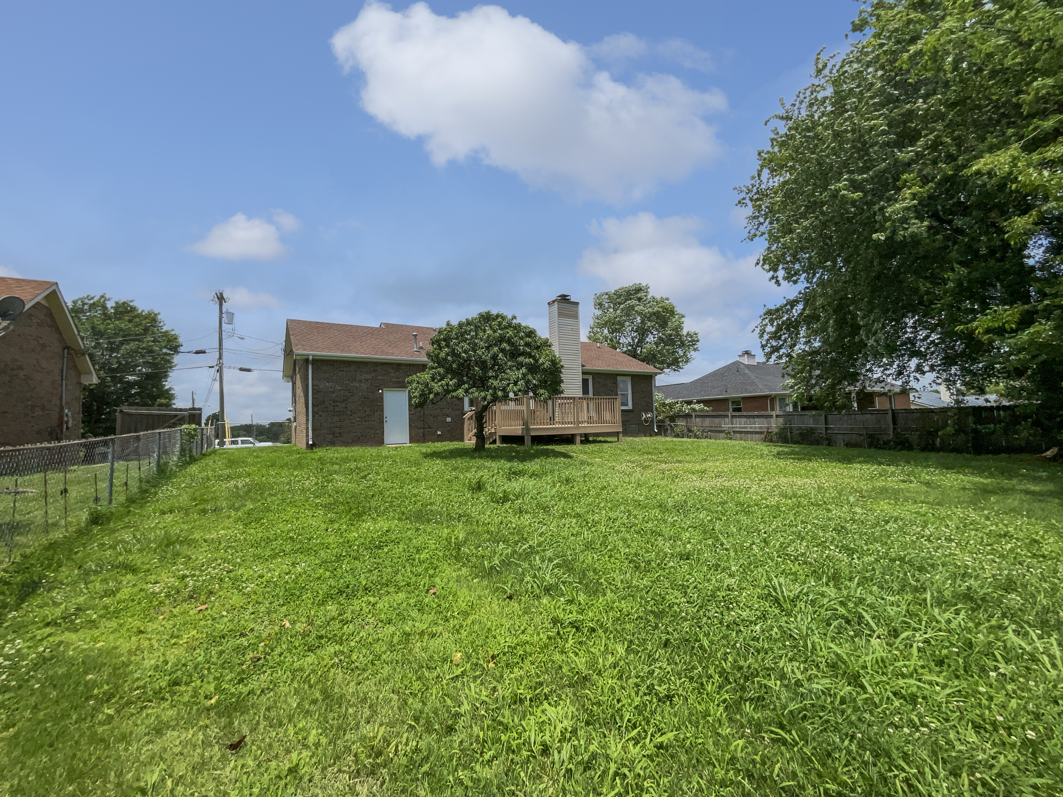 Photo 18 of 21 of 1317 Sonja Dr, Clarksville, TN