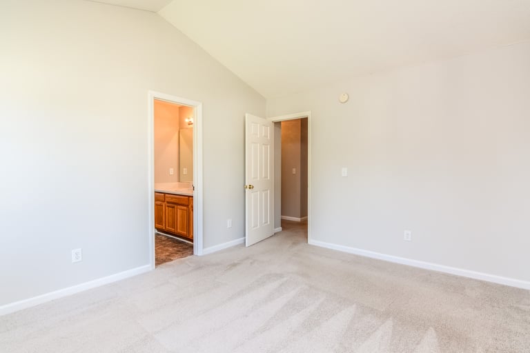 Photo 6 of 16 - 100 Spring Peak Ct, Holly Springs, NC 27540