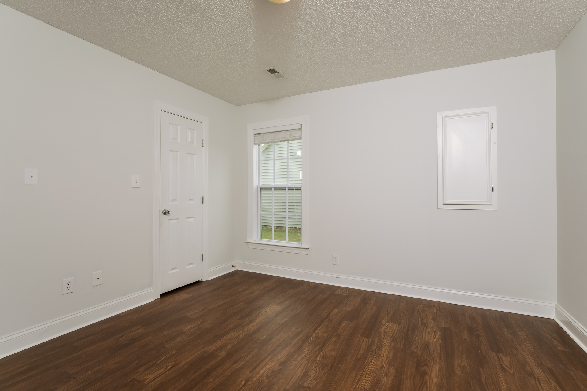Photo 4 of 21 of 3715 Highland Dr, Ayden, NC