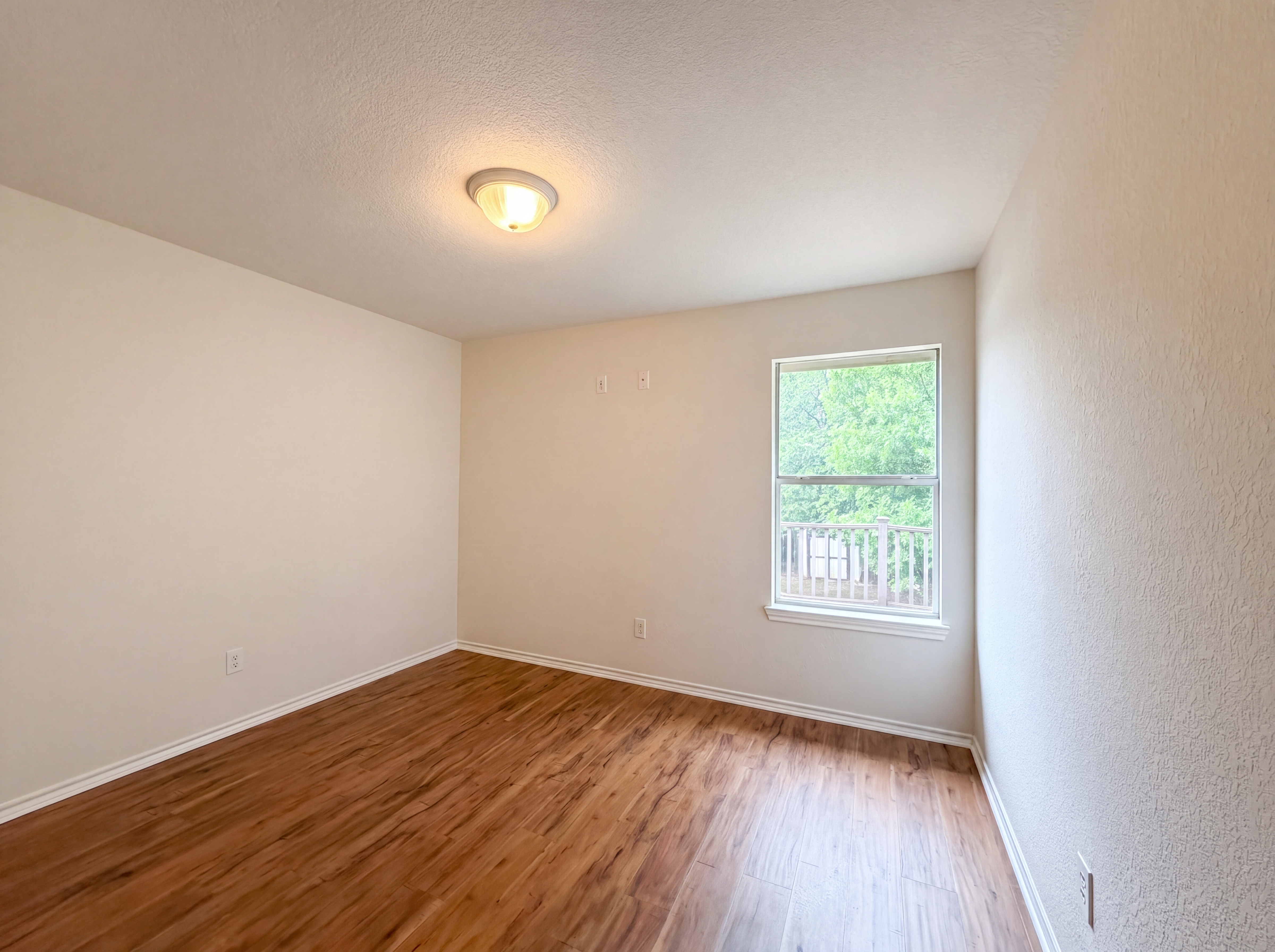 Photo 16 of 27 of 6218 Kingswood Dr, Arlington, TX