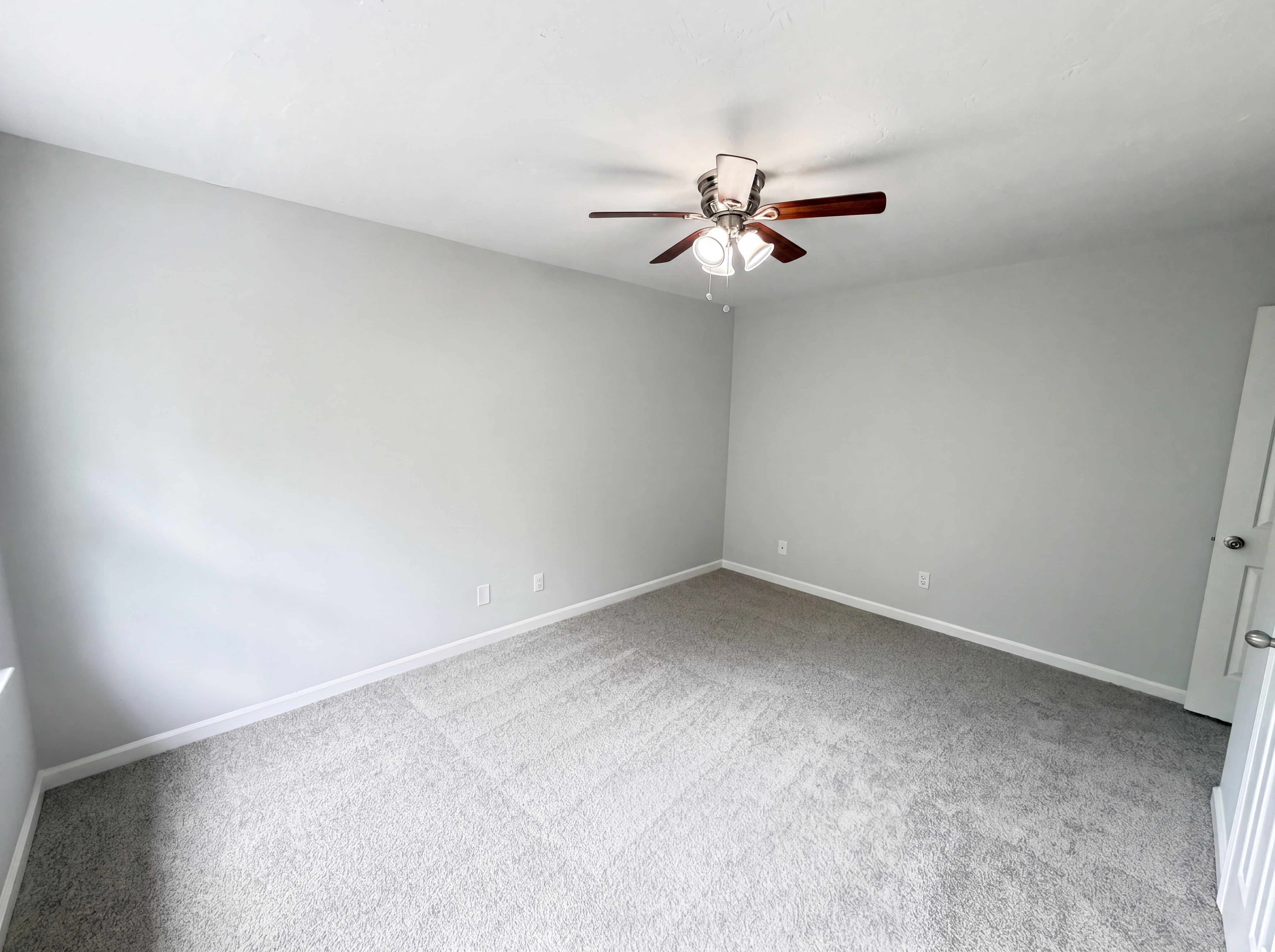 Photo 11 of 19 of 237 Chads Ford Way, Roswell, GA