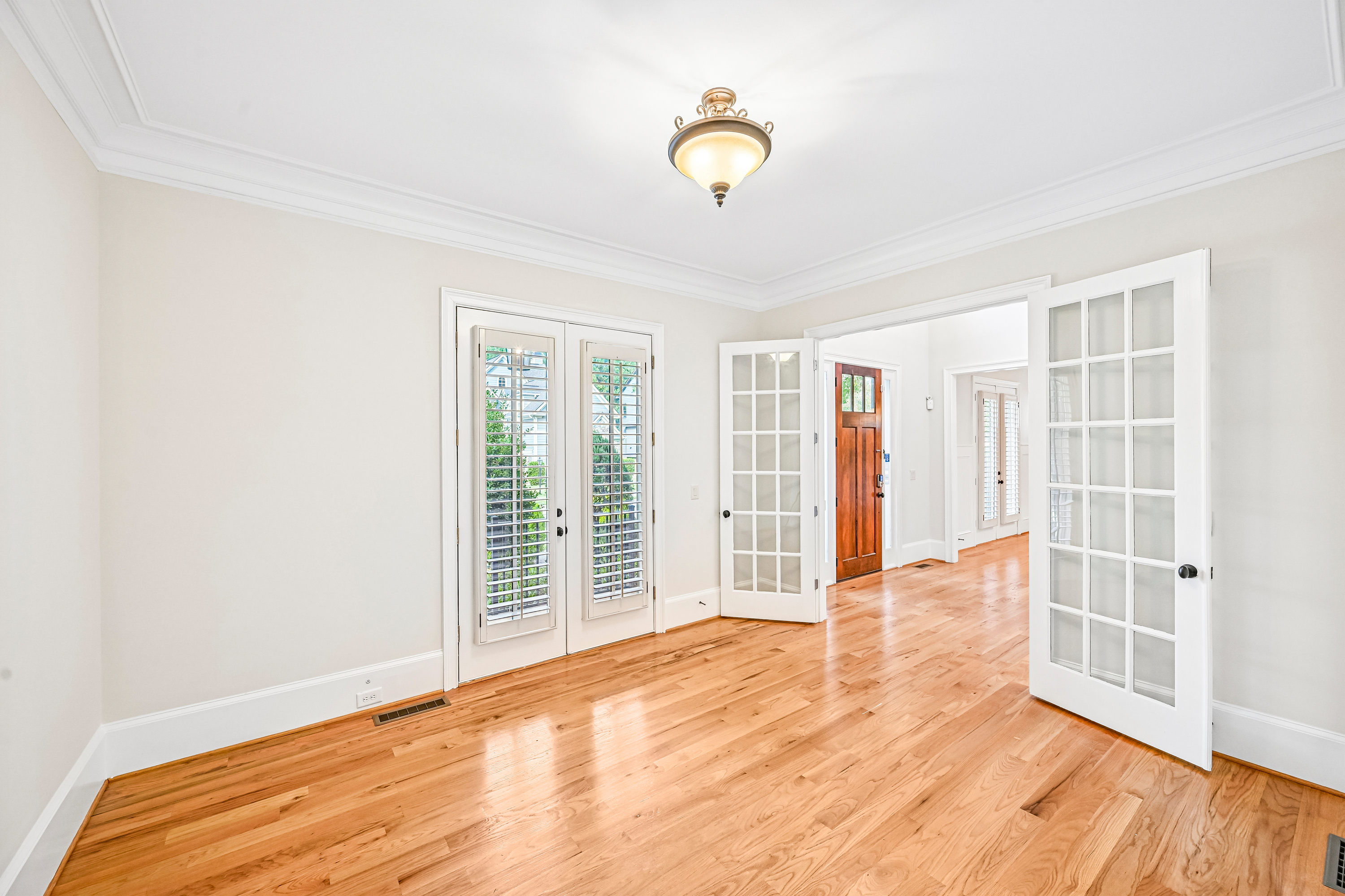 Photo 8 of 59 of 3250 Camellia Ln, Suwanee, GA