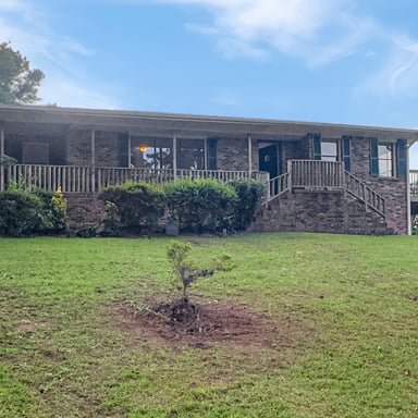 Property photo 1 of 3950 Skyland Blvd E