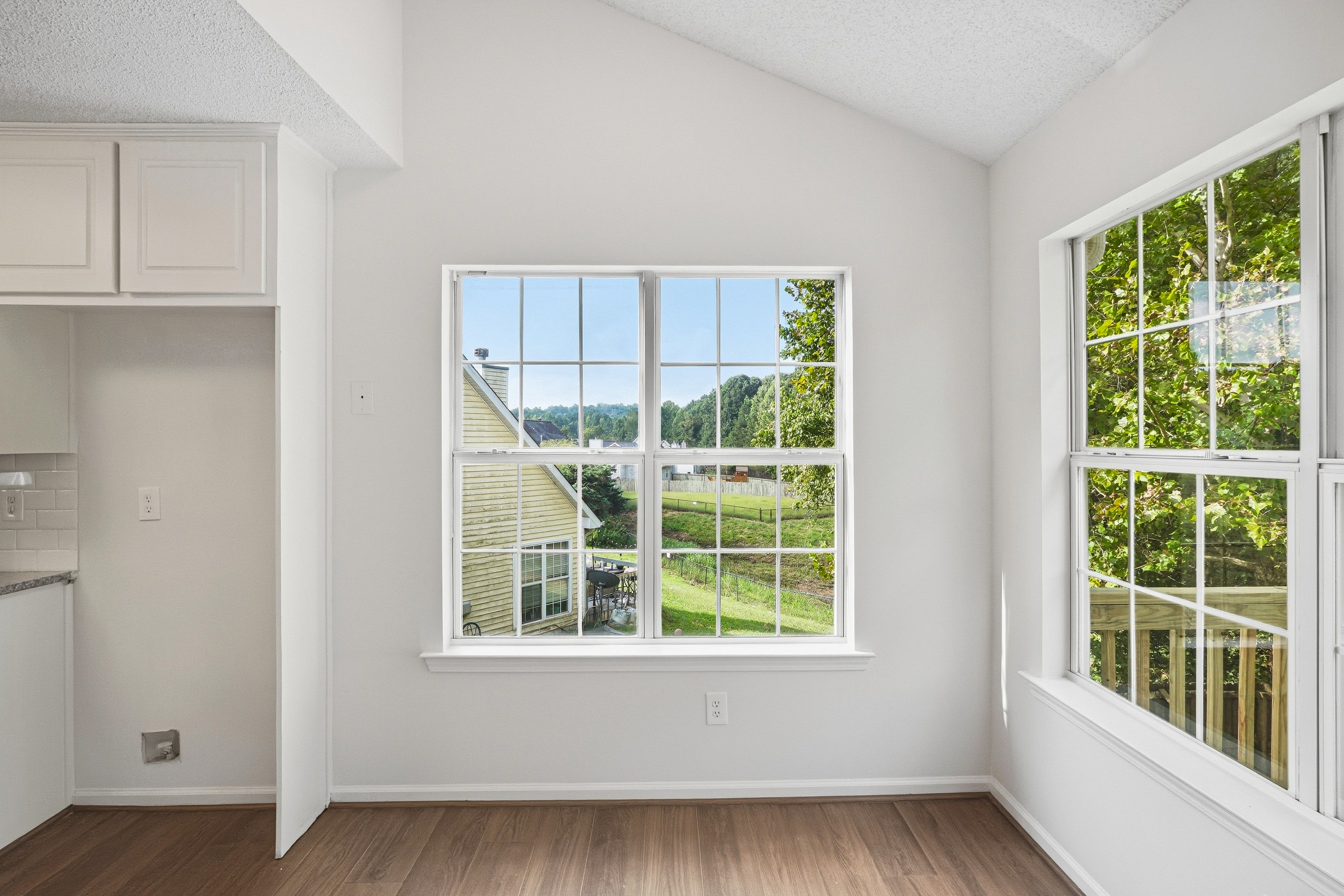 Photo 14 of 36 of 5129 Buchli Crest Ct, Lithonia, GA