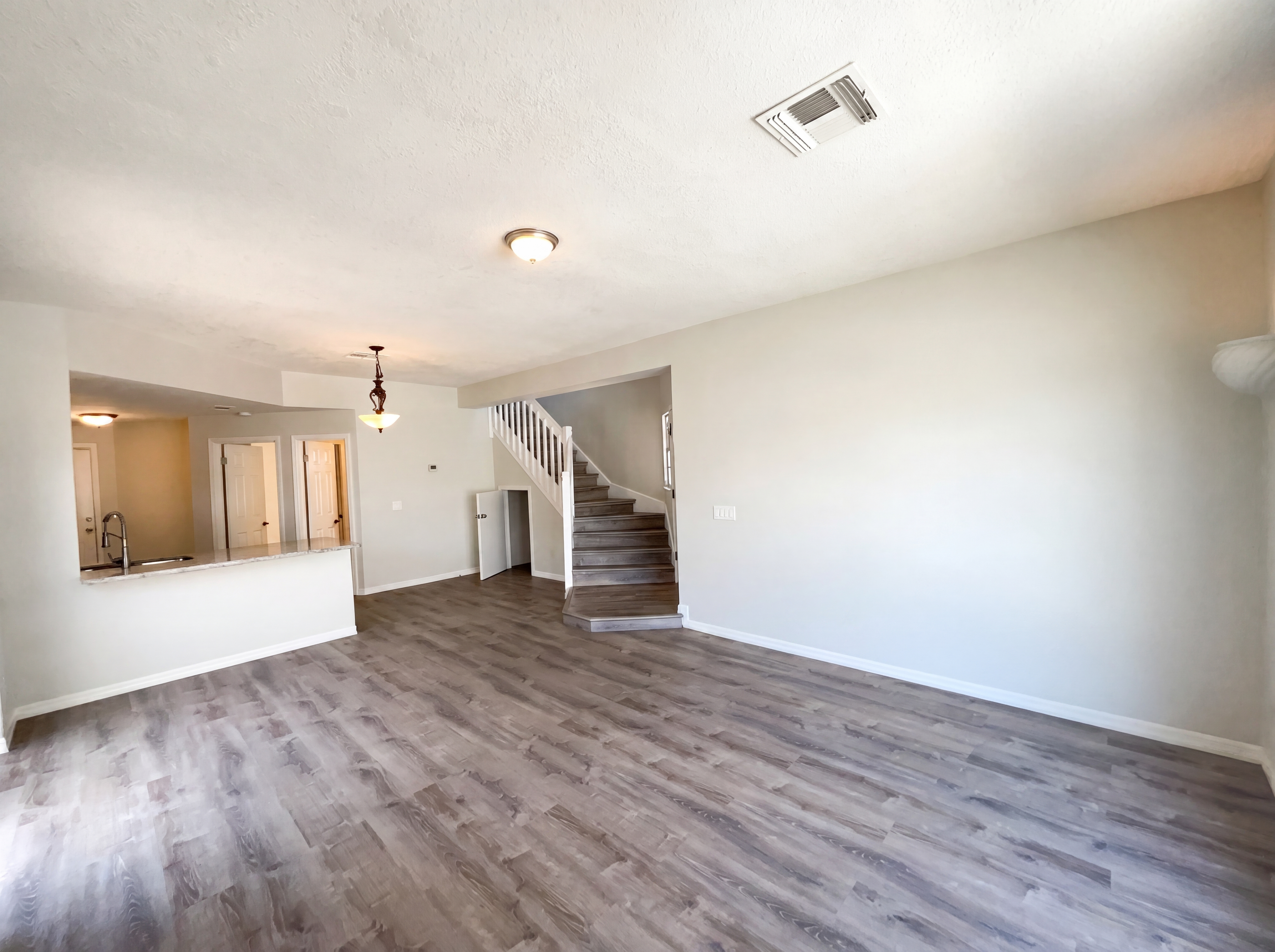 Photo 3 of 25 of 780 Olympic Cir, Ocoee, FL