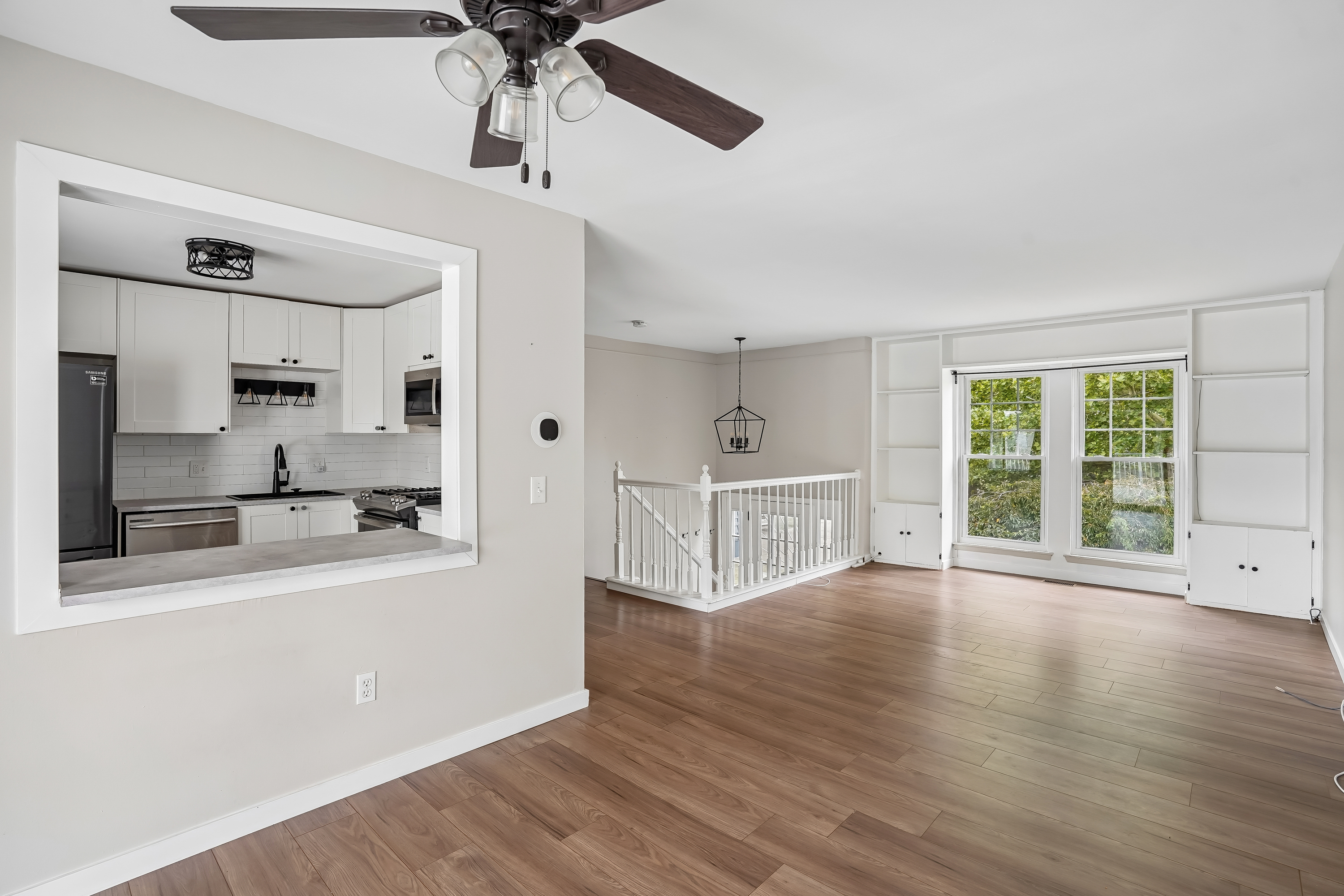 Photo 12 of 37 of 18923 Orleans Pl, Woodhaven, MI
