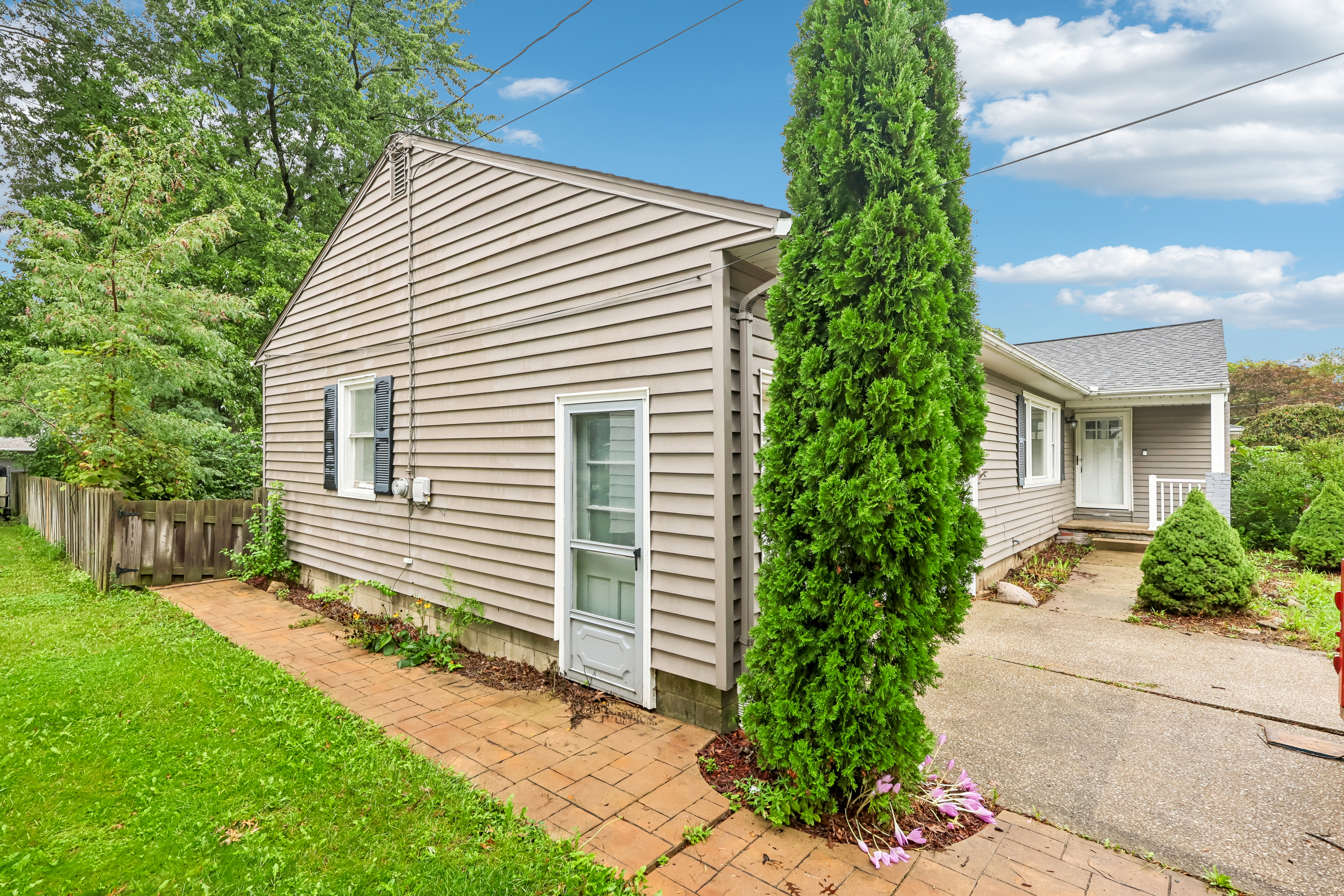 Photo 38 of 50 of 211 Roshon Dr, Medina, OH