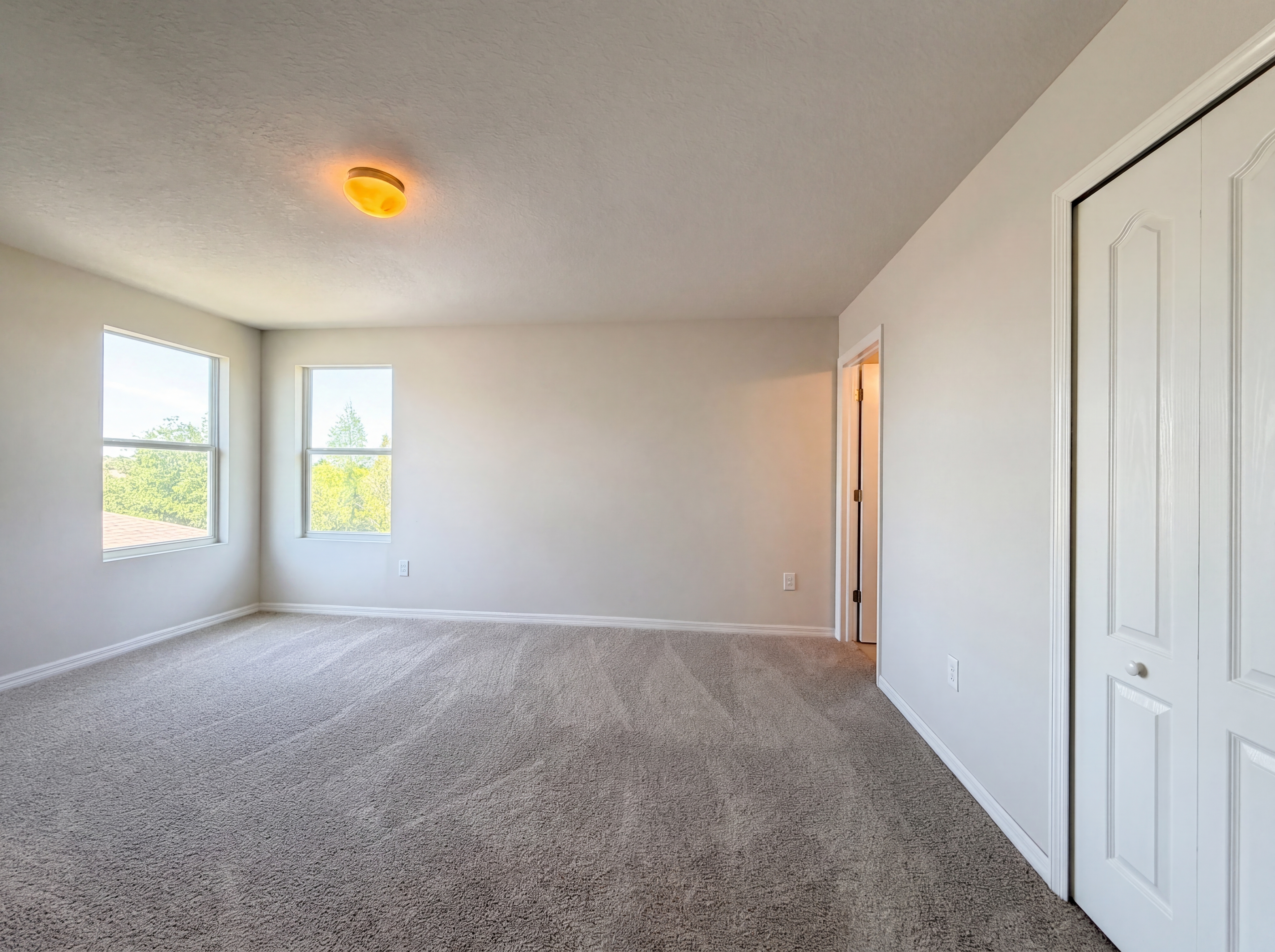 Photo 14 of 32 of 14405 Scottburgh Glen Dr, Wimauma, FL