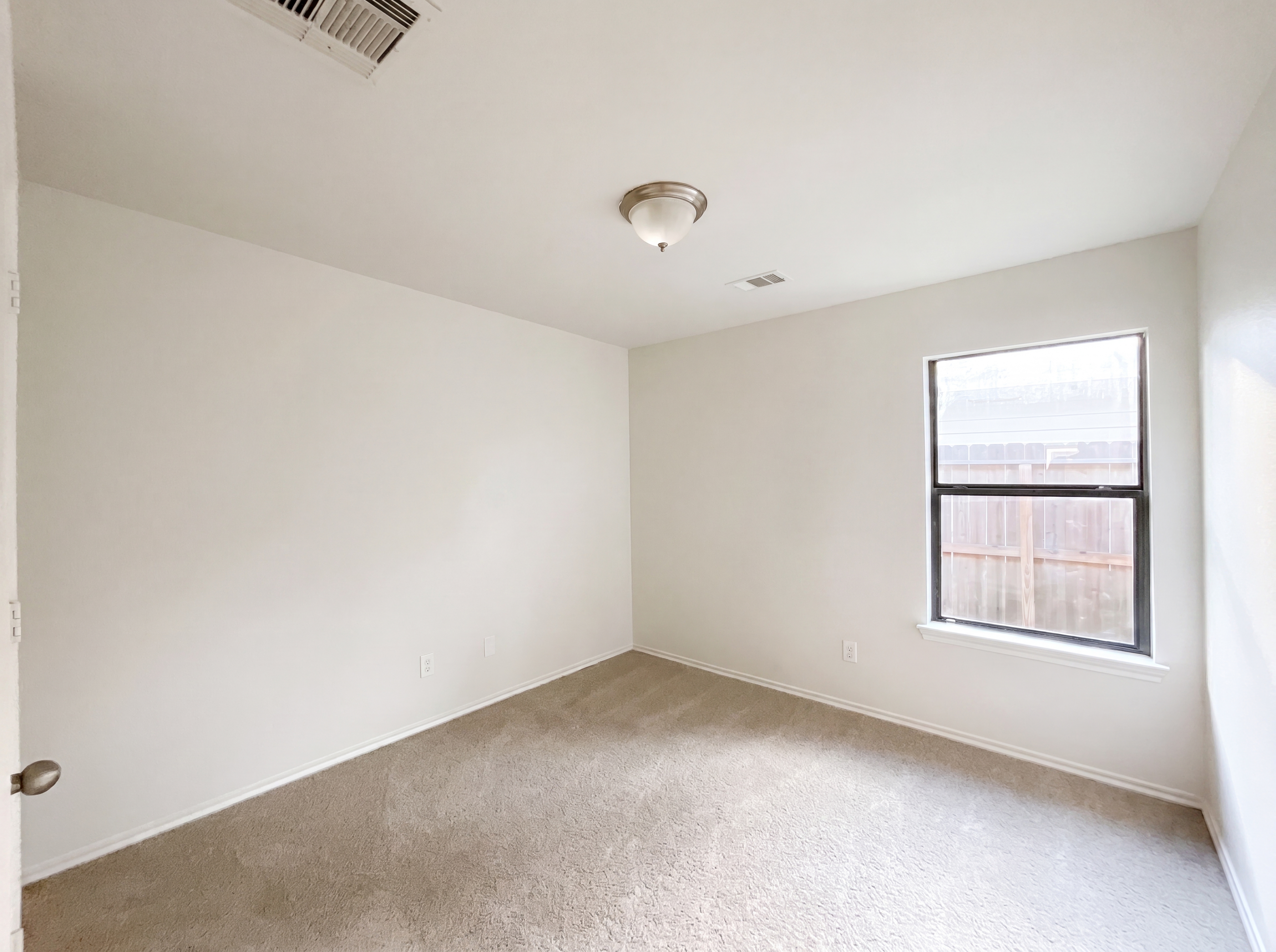 Photo 11 of 18 of 1603 Katydid Ct, Conroe, TX