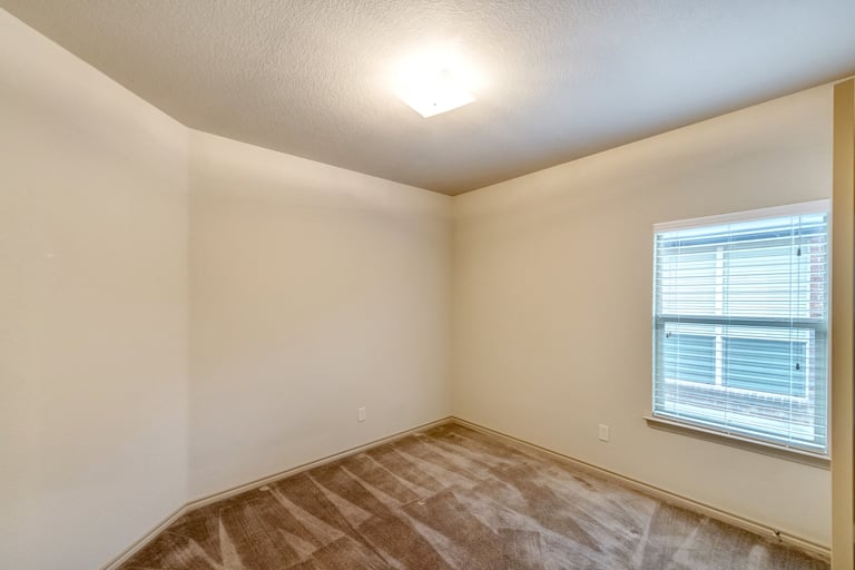 Photo 22 of 28 - 8212 Misty Water Dr, Fort Worth, TX 76131