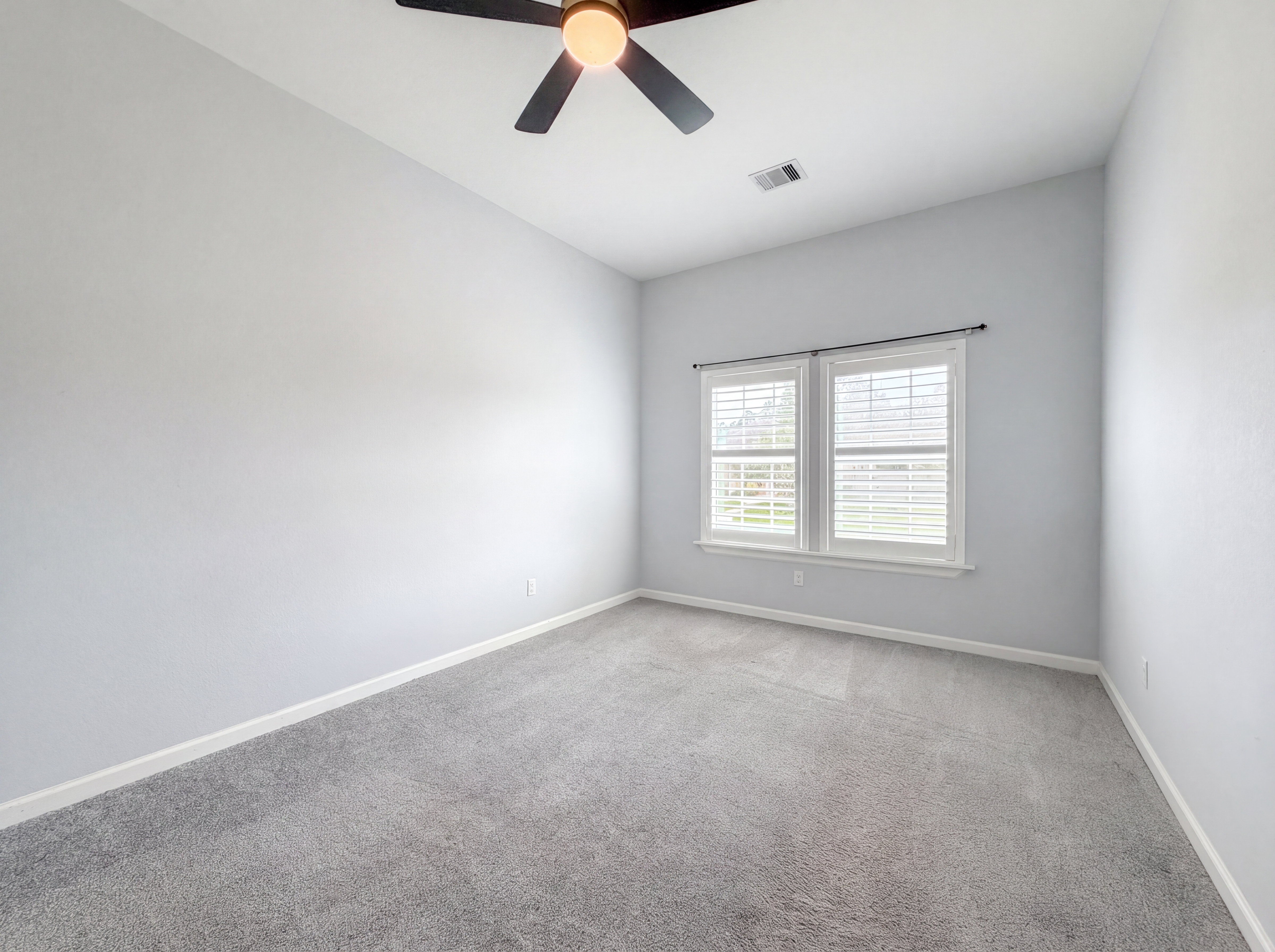 Photo 17 of 24 of 40406 Mostyn Dr, Magnolia, TX