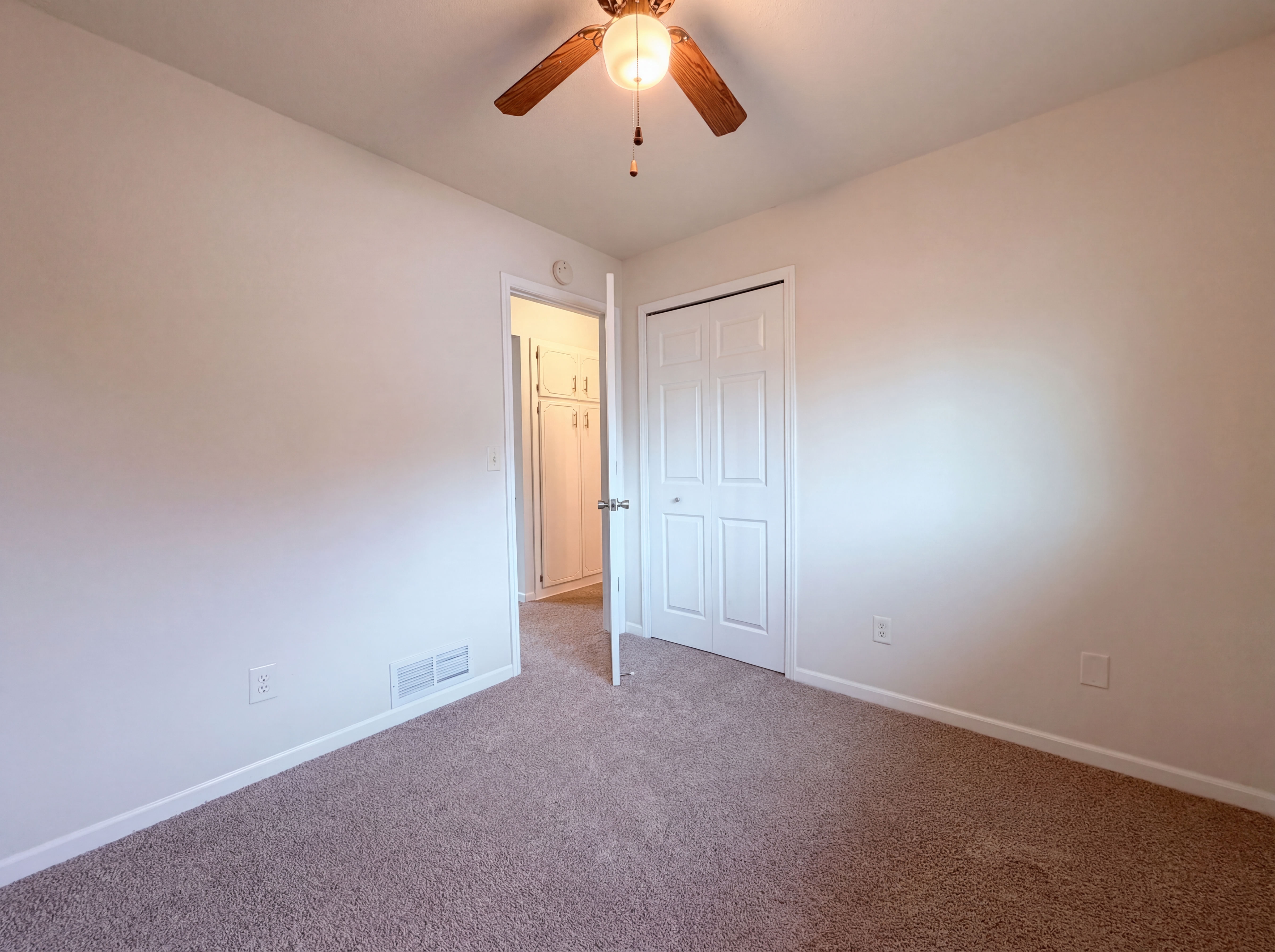 Photo 10 of 22 of 932 Jefferson Ave, St. Paul, MN