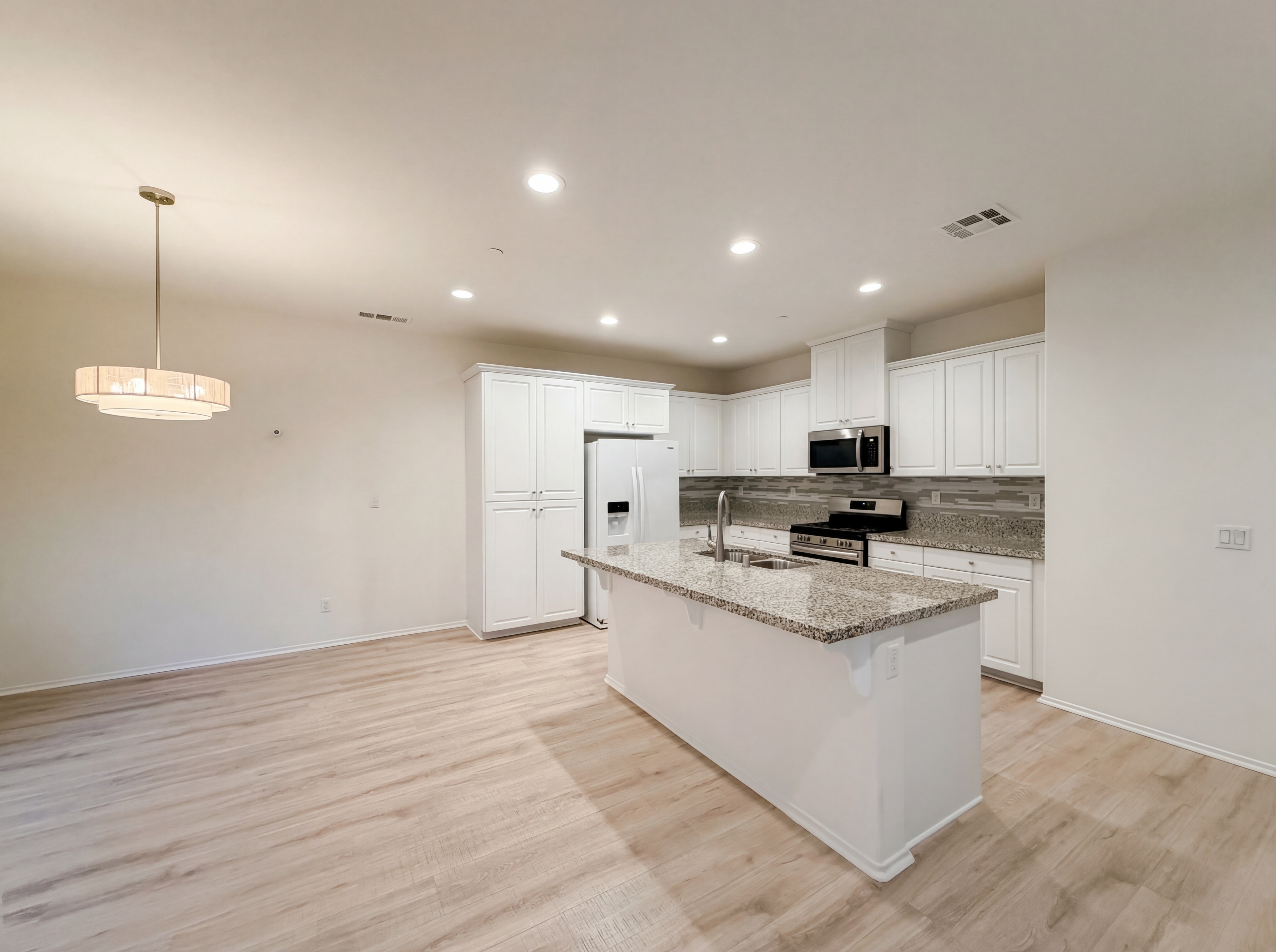 Photo 6 of 22 of 24266 Hazelnut Ave, Murrieta, CA