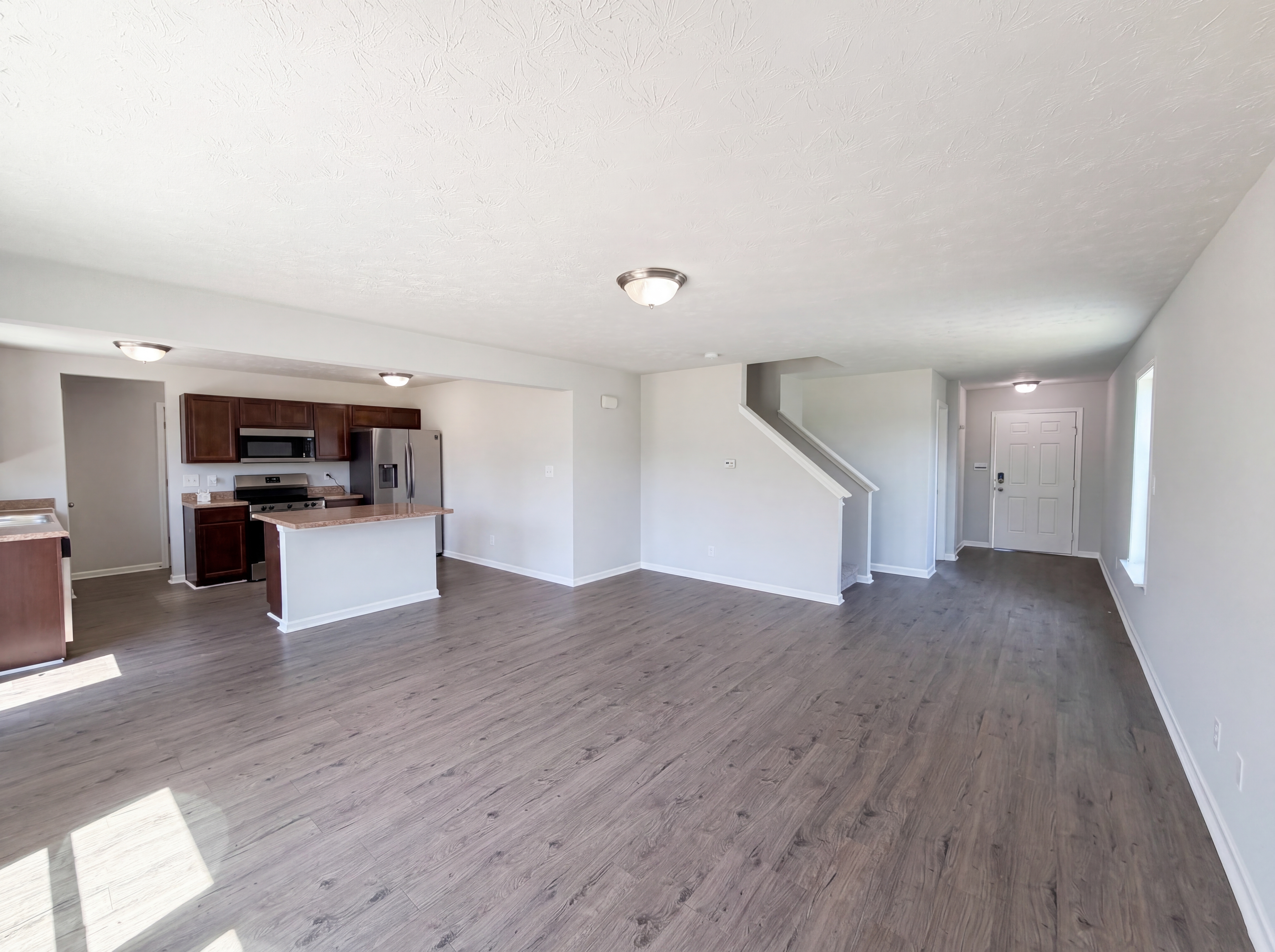 Photo 8 of 21 of 939 Olmsted Ct, Shelbyville, IN