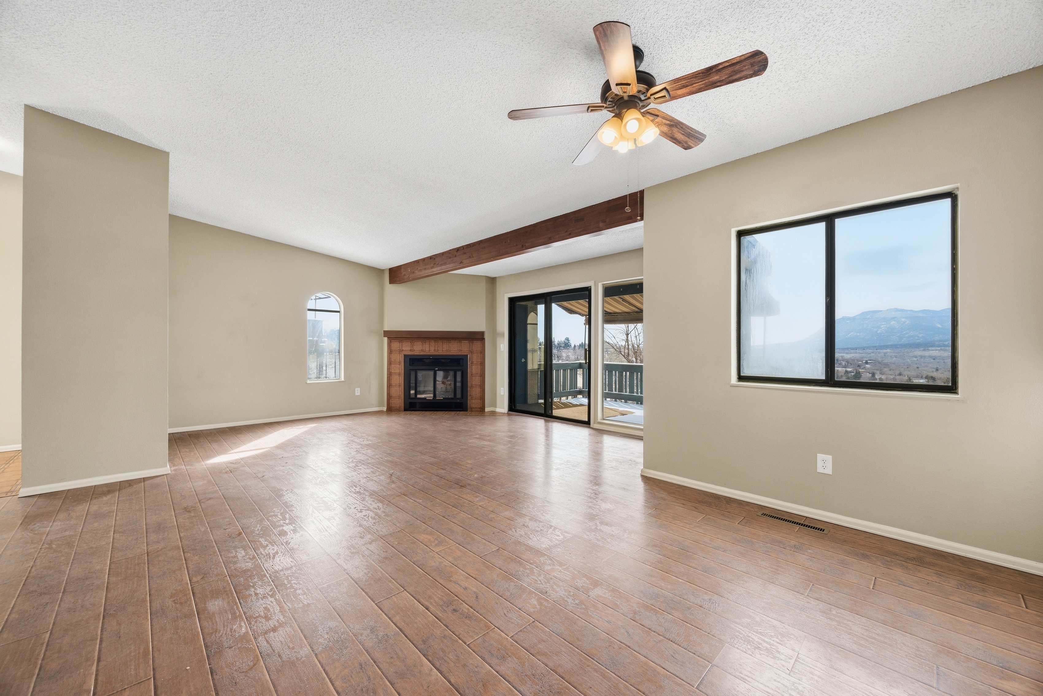 Photo 3 of 32 of 930 Fontmore Rd, Colorado Springs, CO