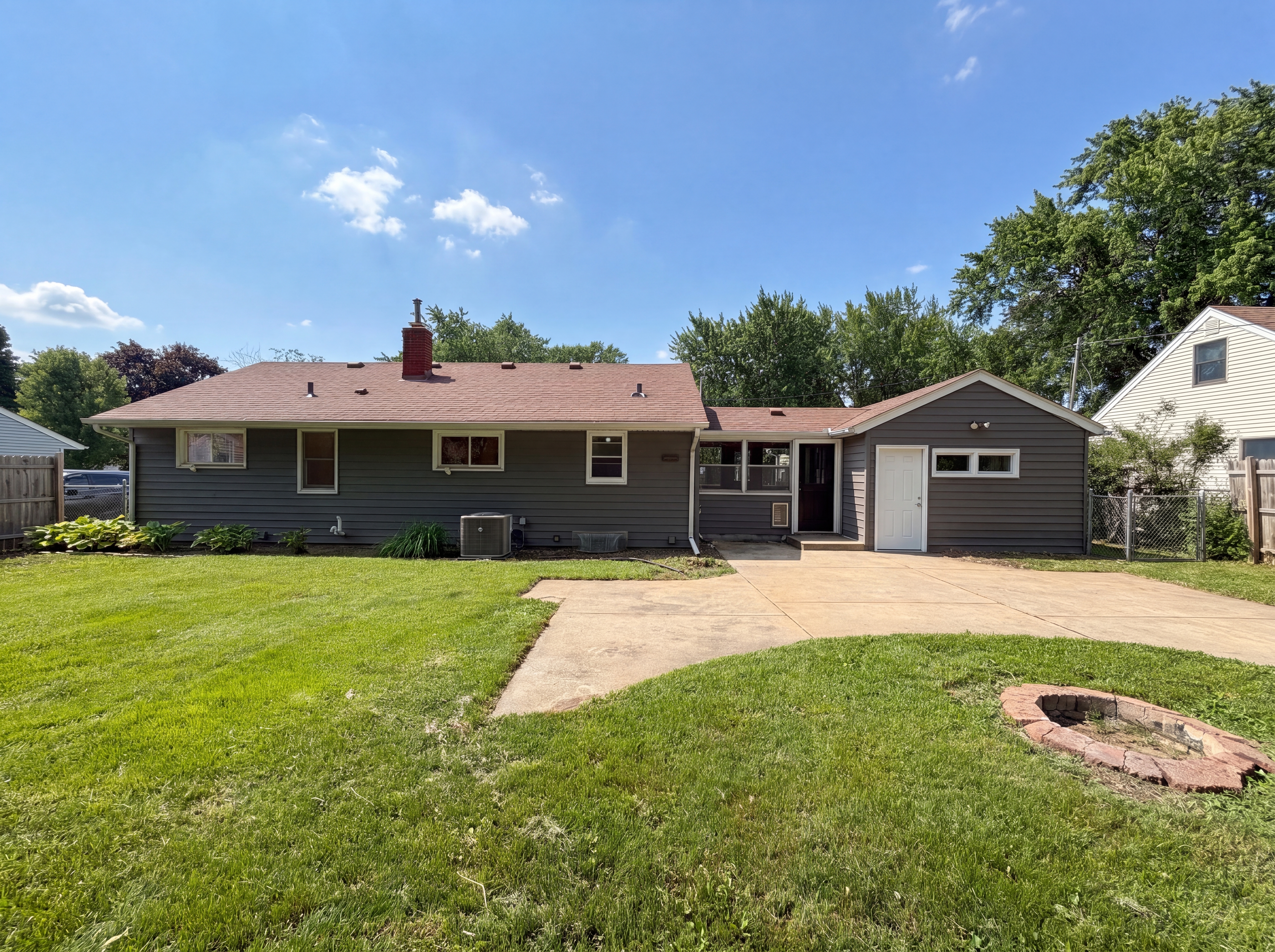Photo 18 of 20 of 2128 Ronald Ave, White Bear Lake, MN