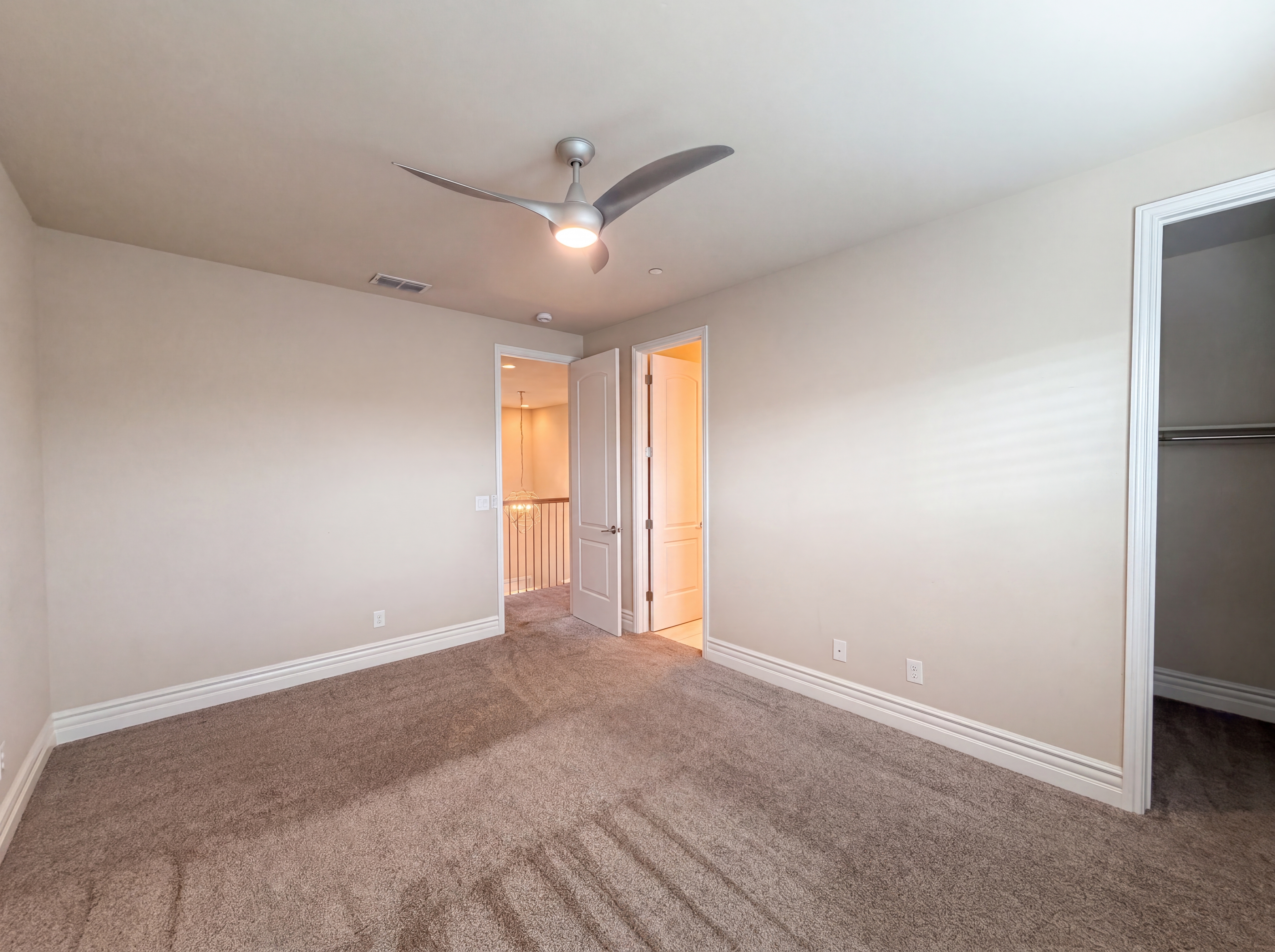 Photo 28 of 36 of 5601 Lakepointe Dr, Rocklin, CA