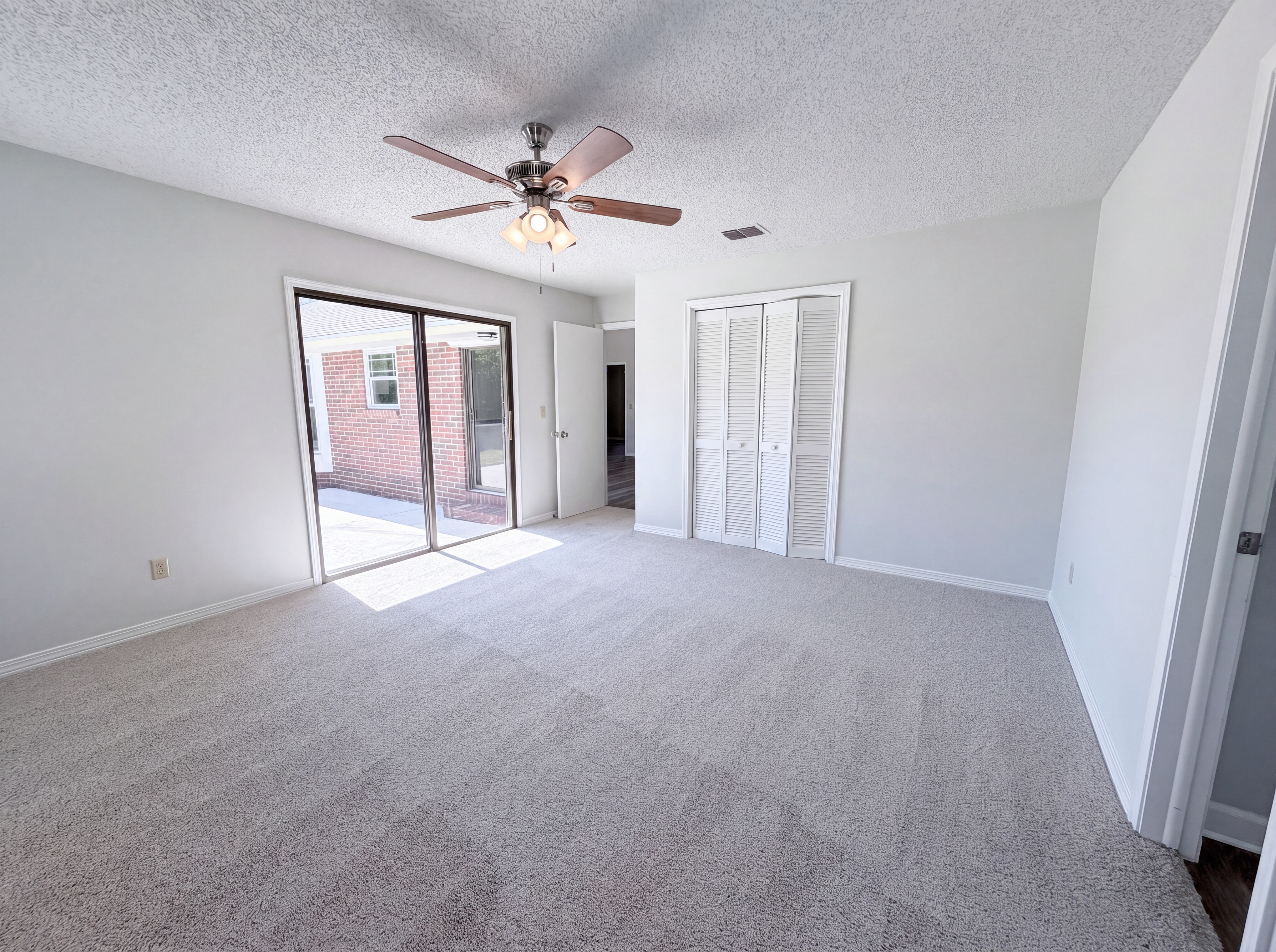 Photo 7 of 18 of 2621 Sandlewood Cir, Orange Park, FL