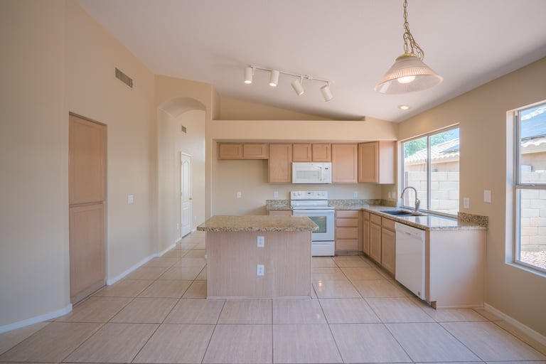 Photo 3 of 25 - 9821 W Yukon Dr, Peoria, AZ 85382