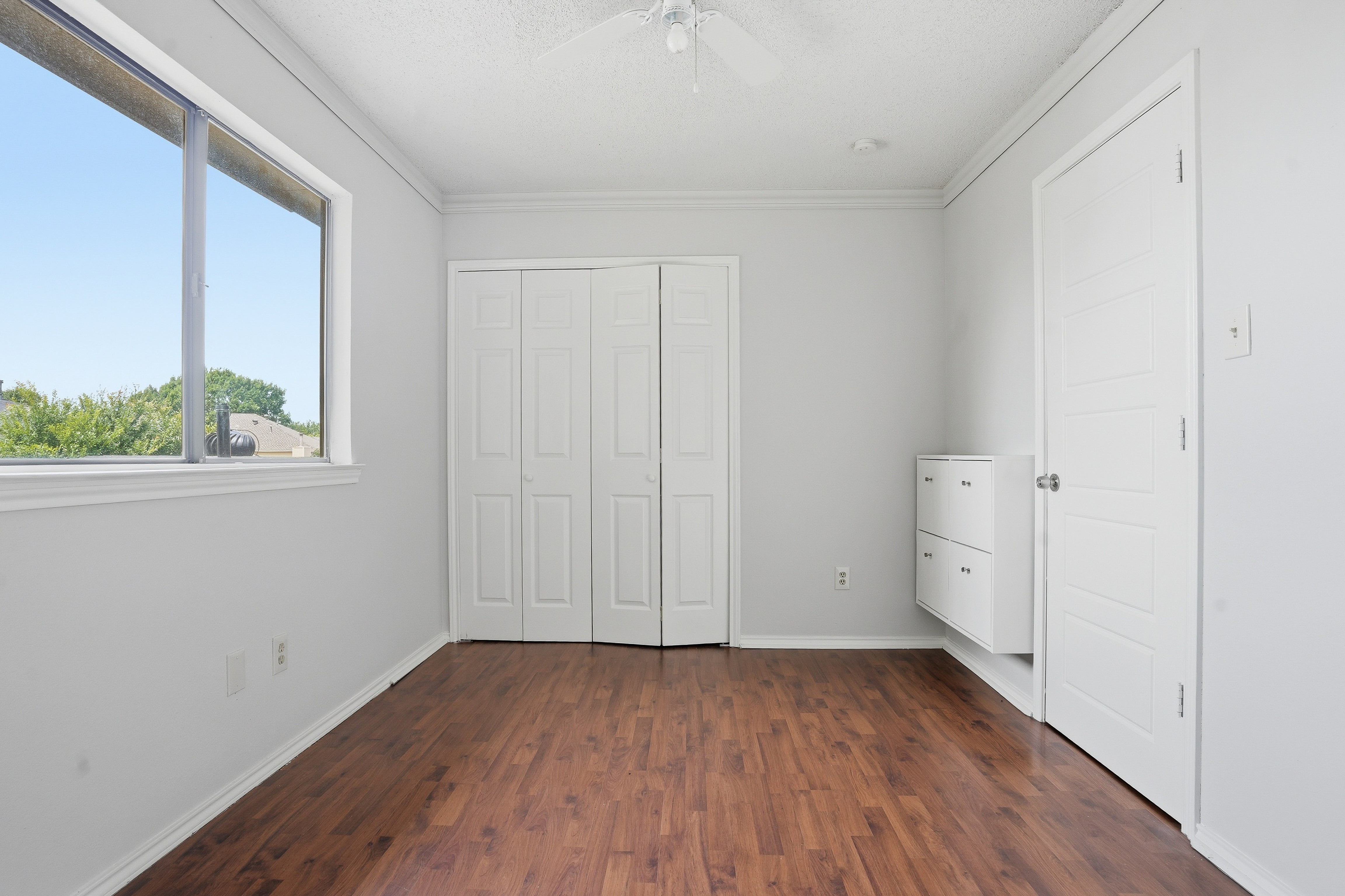 Photo 16 of 31 of 2142 Falcon Ridge Dr, Carrollton, TX