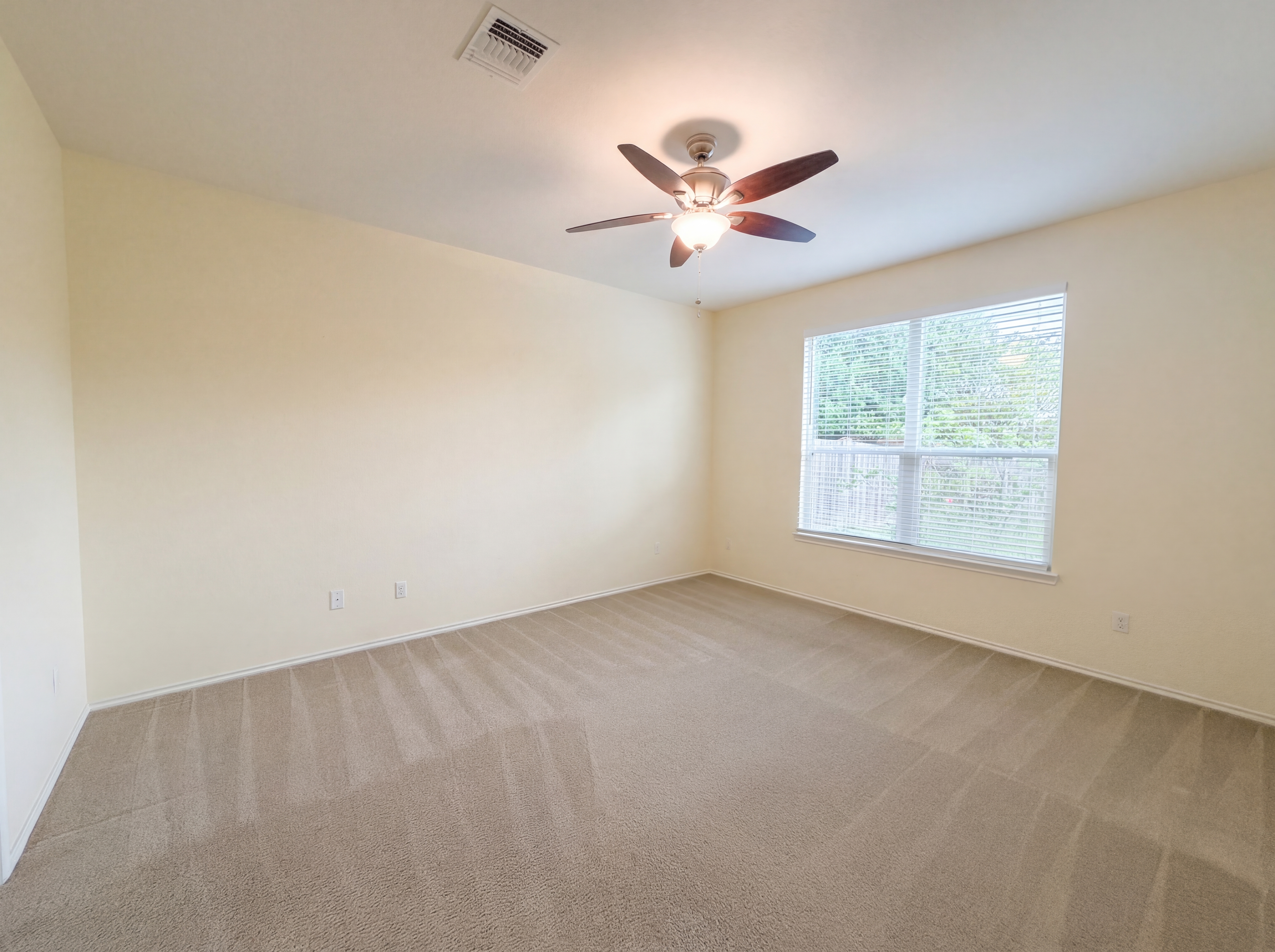 Photo 4 of 17 of 9018 Lonesome Oak Dr, Temple, TX