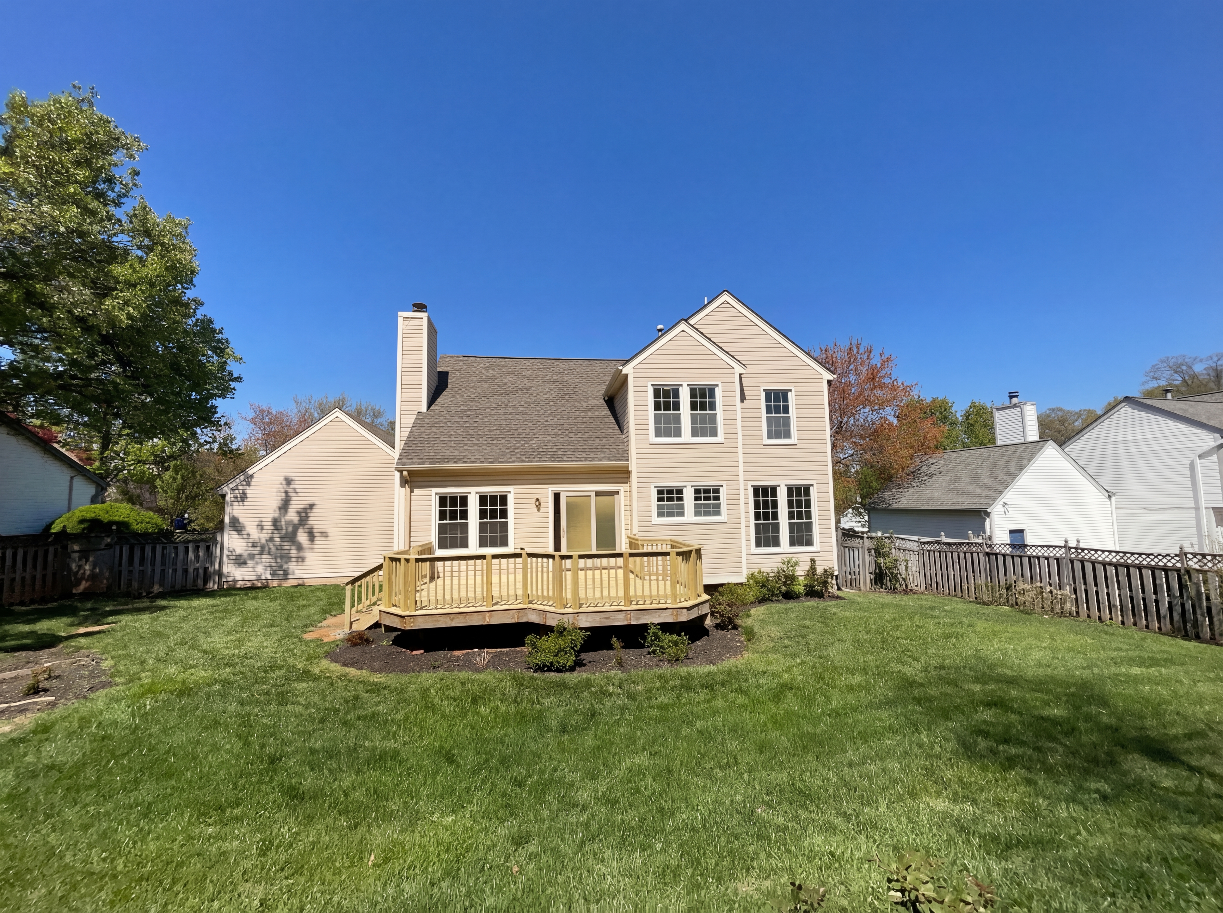 Photo 5 of 48 of 13907 Castle Ct, Chantilly, VA